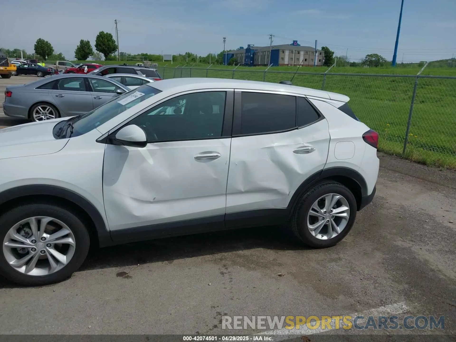 6 fotografías del automóvil dañado KL4MMBS26PB026109 BUICK ENCORE GX 2023