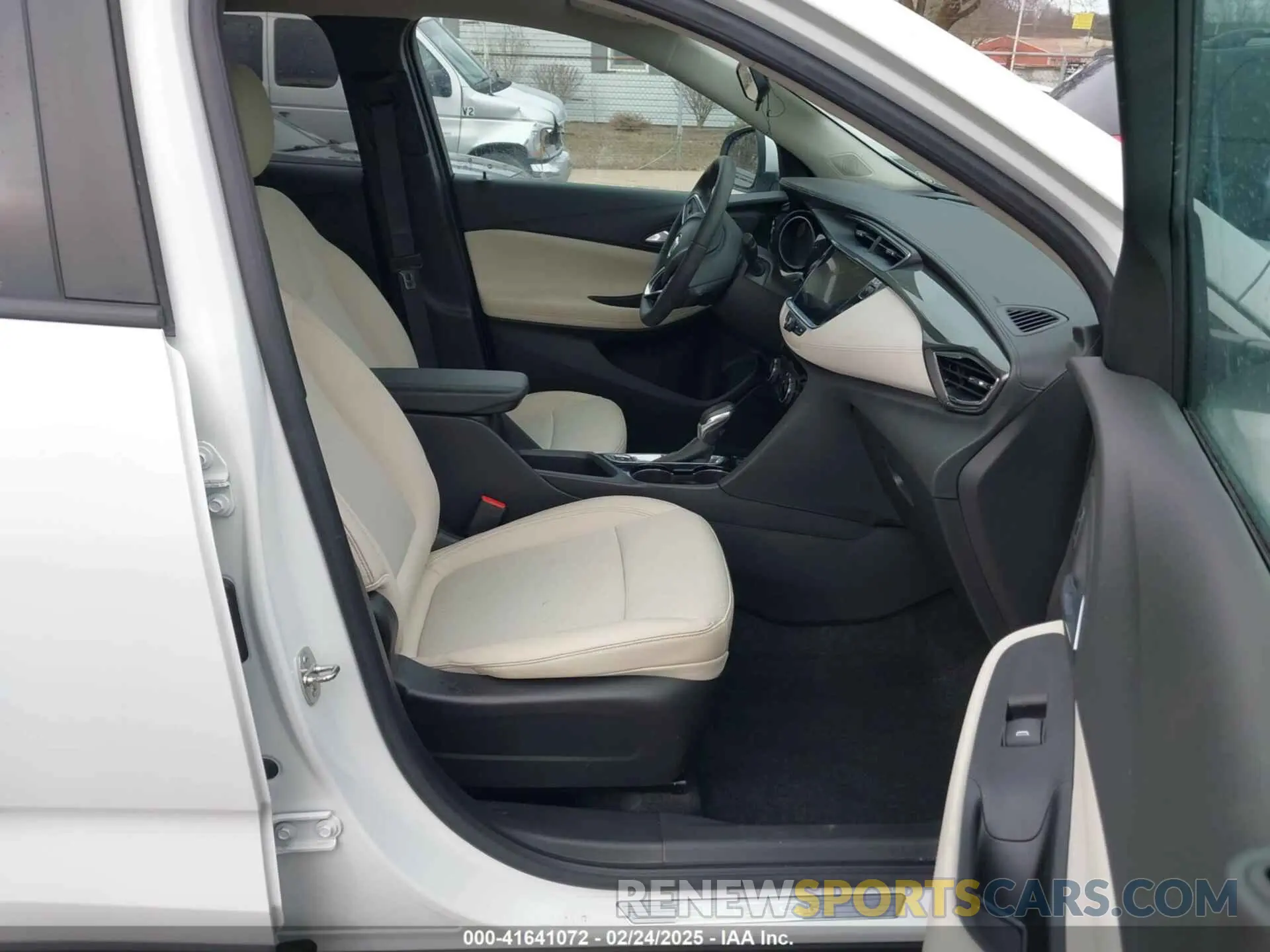 5 fotografías del automóvil dañado KL4MMBS28PB100260 BUICK ENCORE GX 2023