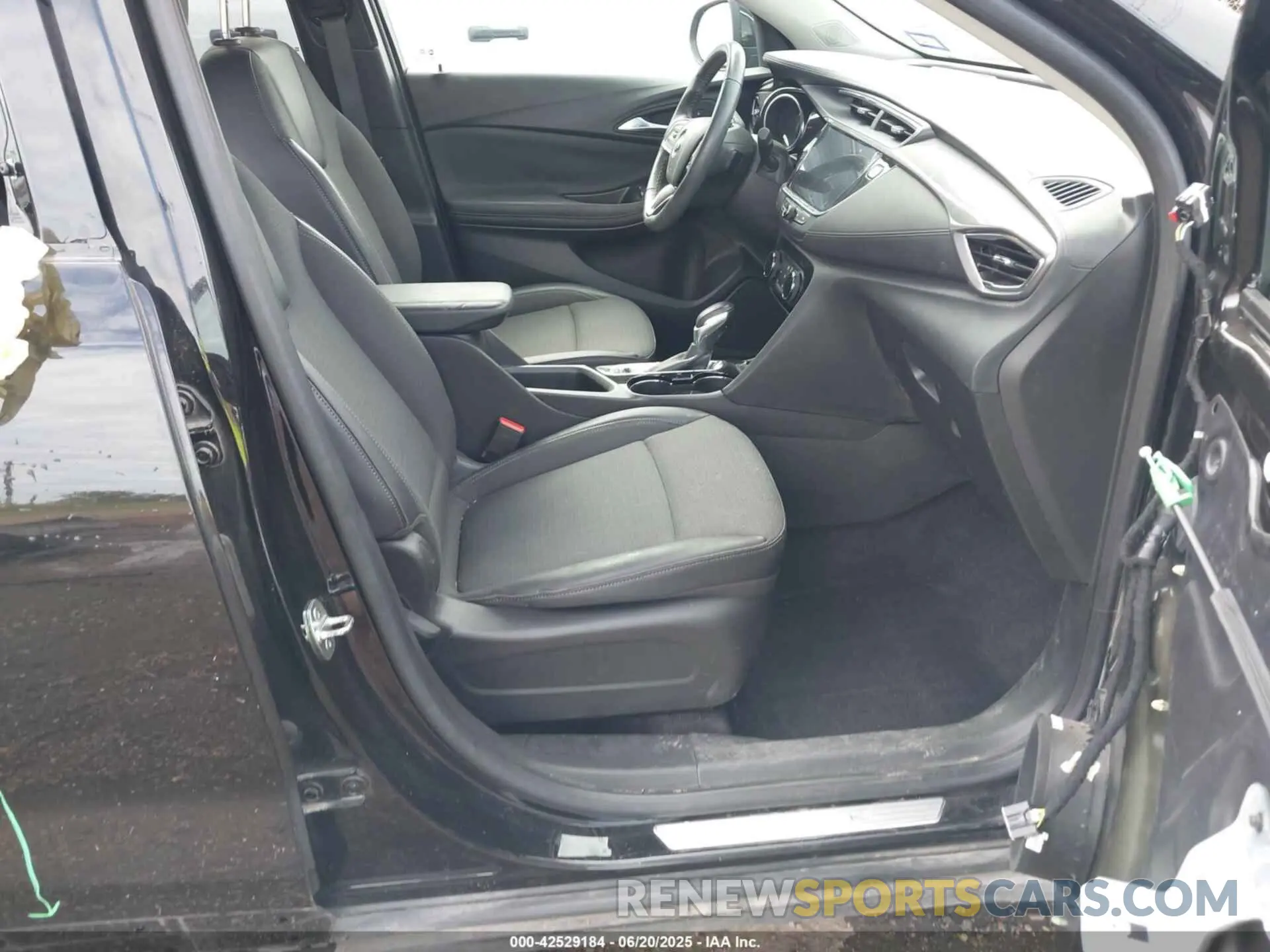 5 fotografías del automóvil dañado KL4MMBS29PB152254 BUICK ENCORE GX 2023