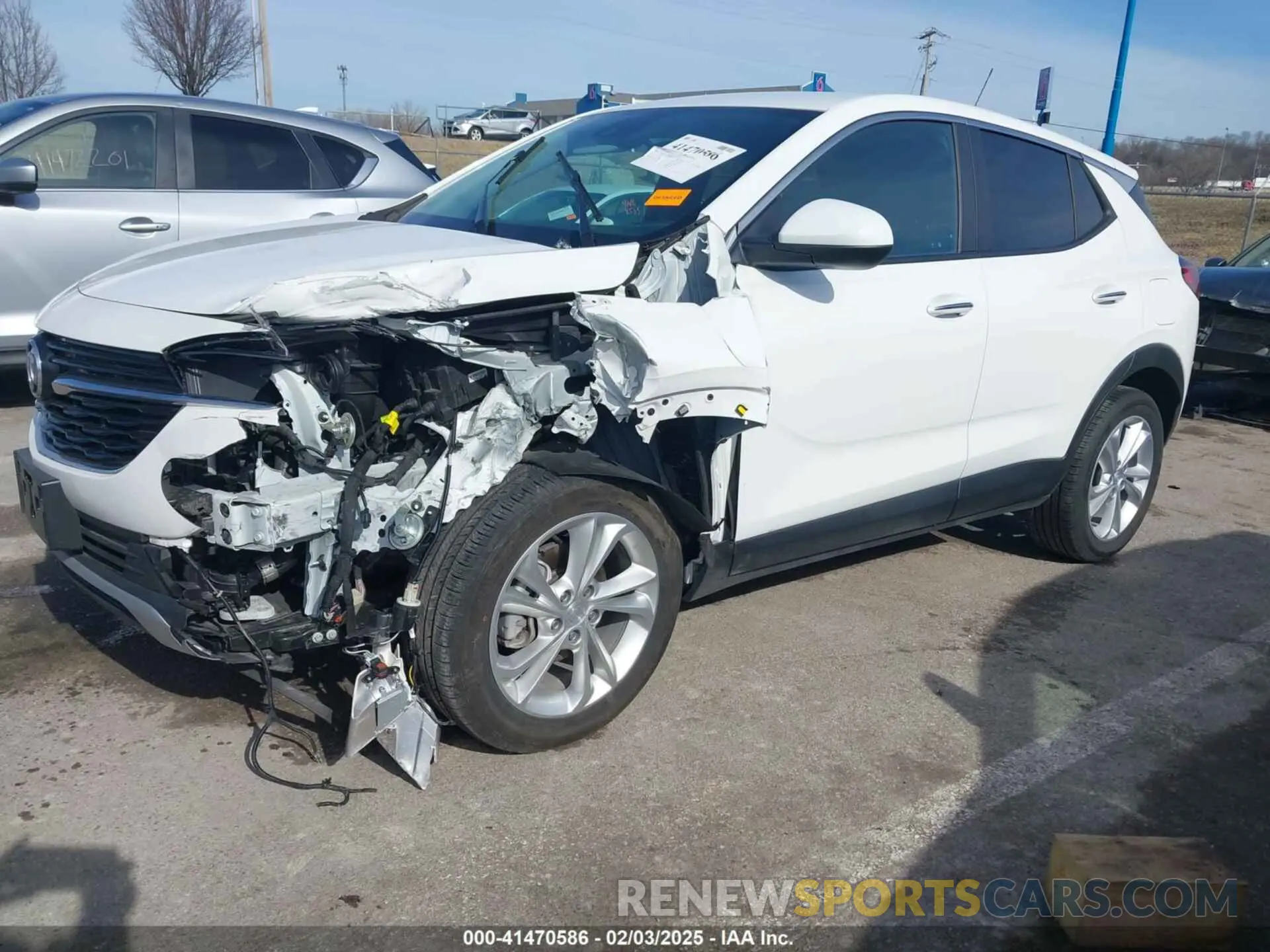 2 fotografías del automóvil dañado KL4MMCSL5PB111652 BUICK ENCORE GX 2023