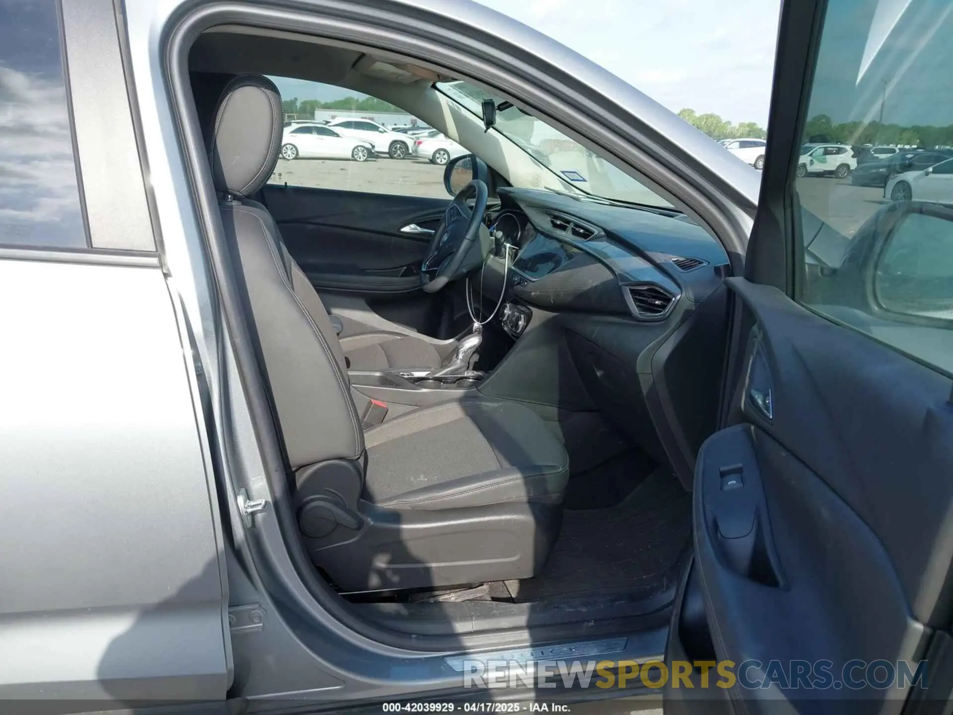 5 fotografías del automóvil dañado KL4MMCSL5PB154372 BUICK ENCORE GX 2023