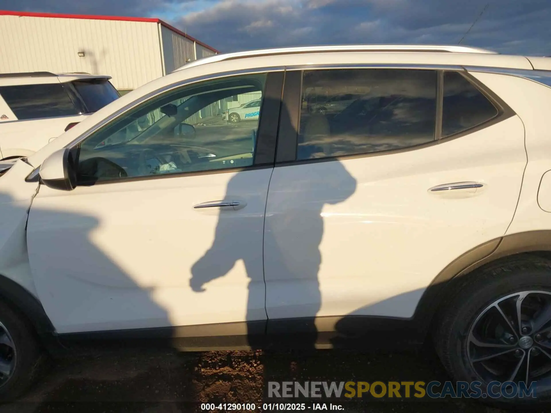 14 fotografías del automóvil dañado KL4MMDS21PB048093 BUICK ENCORE GX 2023