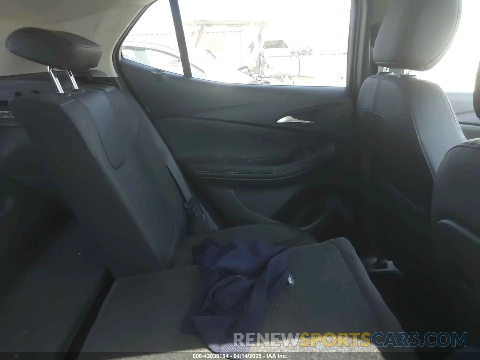8 fotografías del automóvil dañado KL4MMDS21PB066190 BUICK ENCORE GX 2023