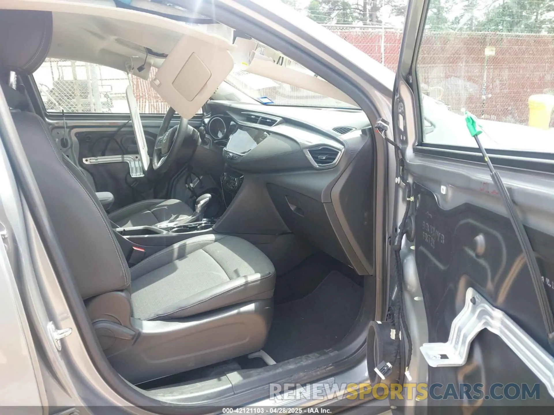5 fotografías del automóvil dañado KL4MMDS21PB121589 BUICK ENCORE GX 2023