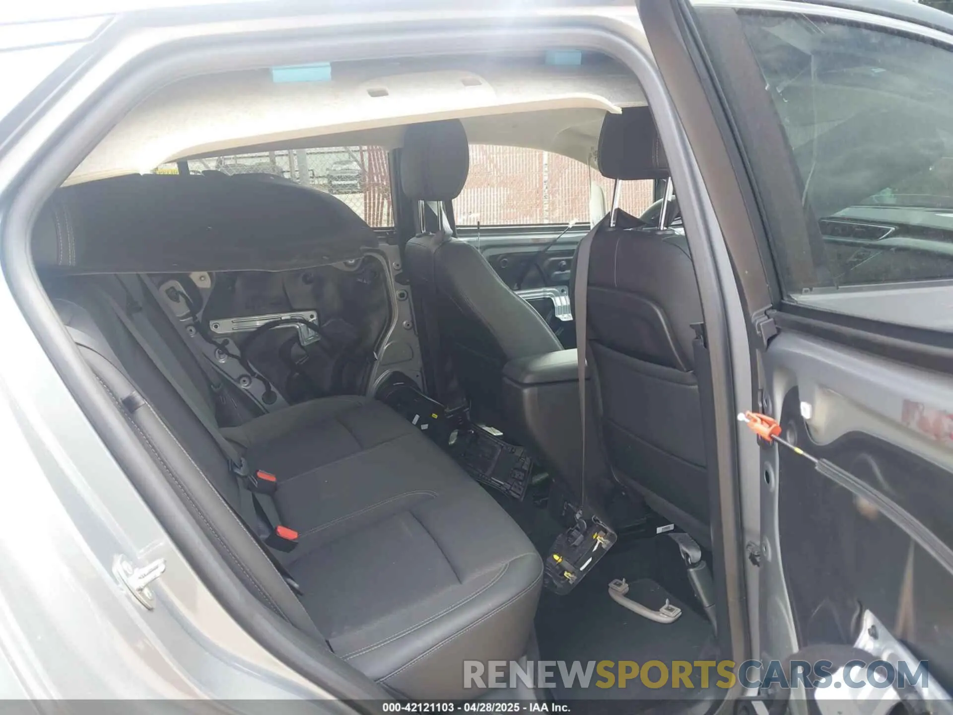 8 fotografías del automóvil dañado KL4MMDS21PB121589 BUICK ENCORE GX 2023