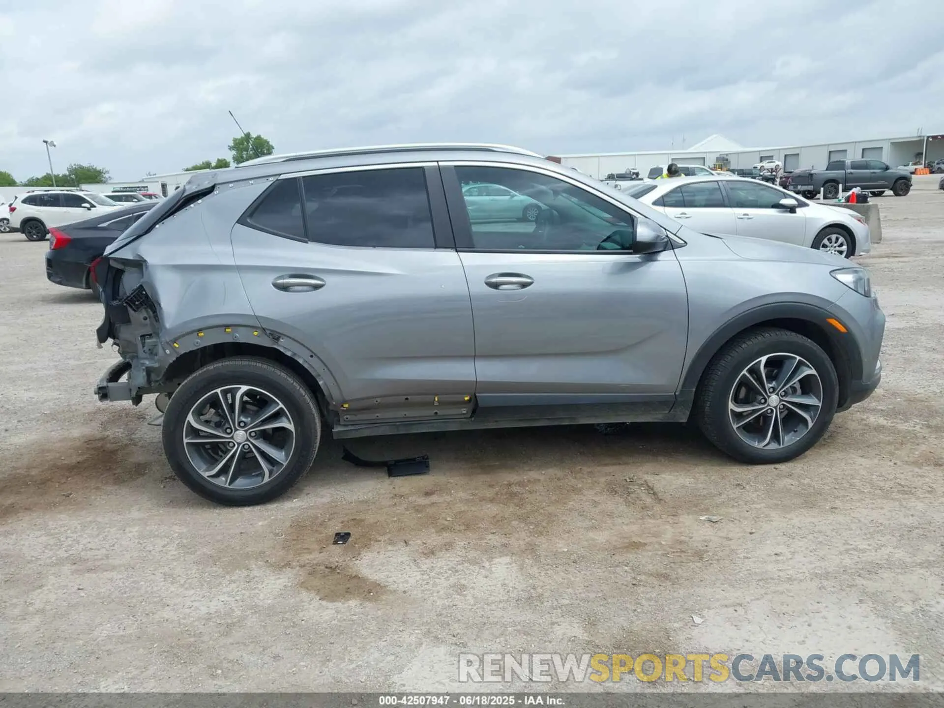13 fotografías del automóvil dañado KL4MMDS22PB151670 BUICK ENCORE GX 2023