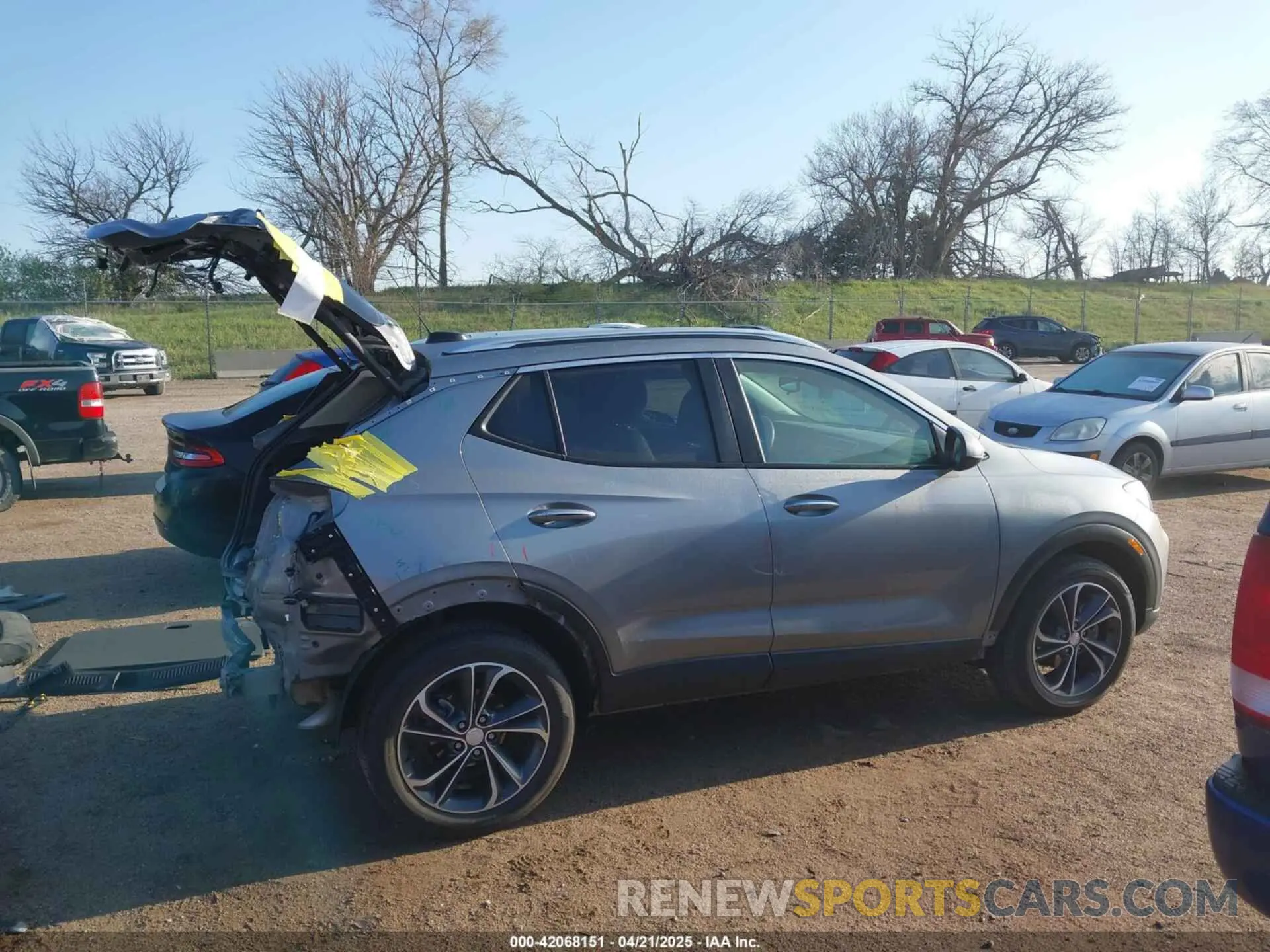 14 fotografías del automóvil dañado KL4MMDS24PB151721 BUICK ENCORE GX 2023