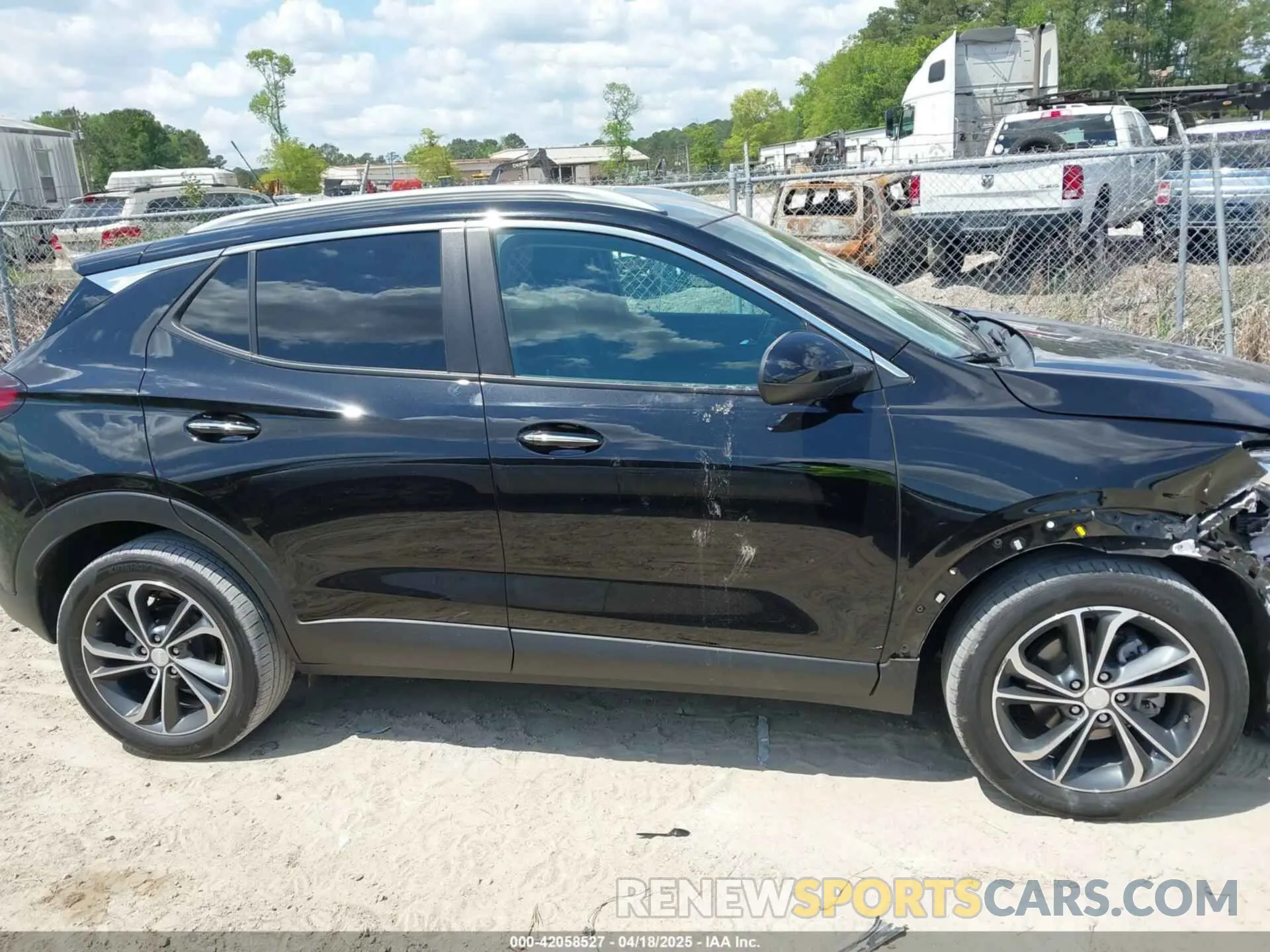 13 fotografías del automóvil dañado KL4MMDS25PB046461 BUICK ENCORE GX 2023