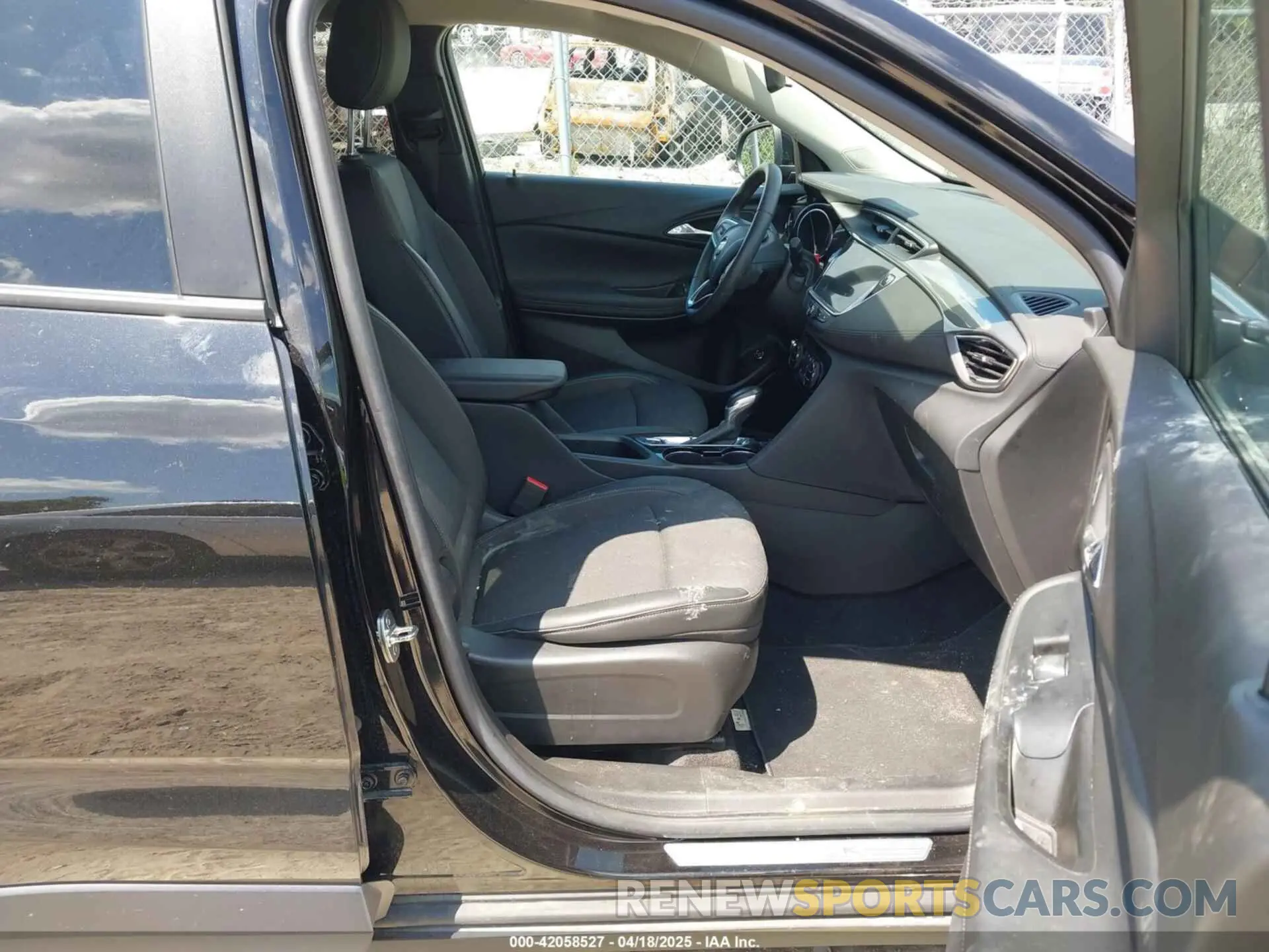 5 fotografías del automóvil dañado KL4MMDS25PB046461 BUICK ENCORE GX 2023