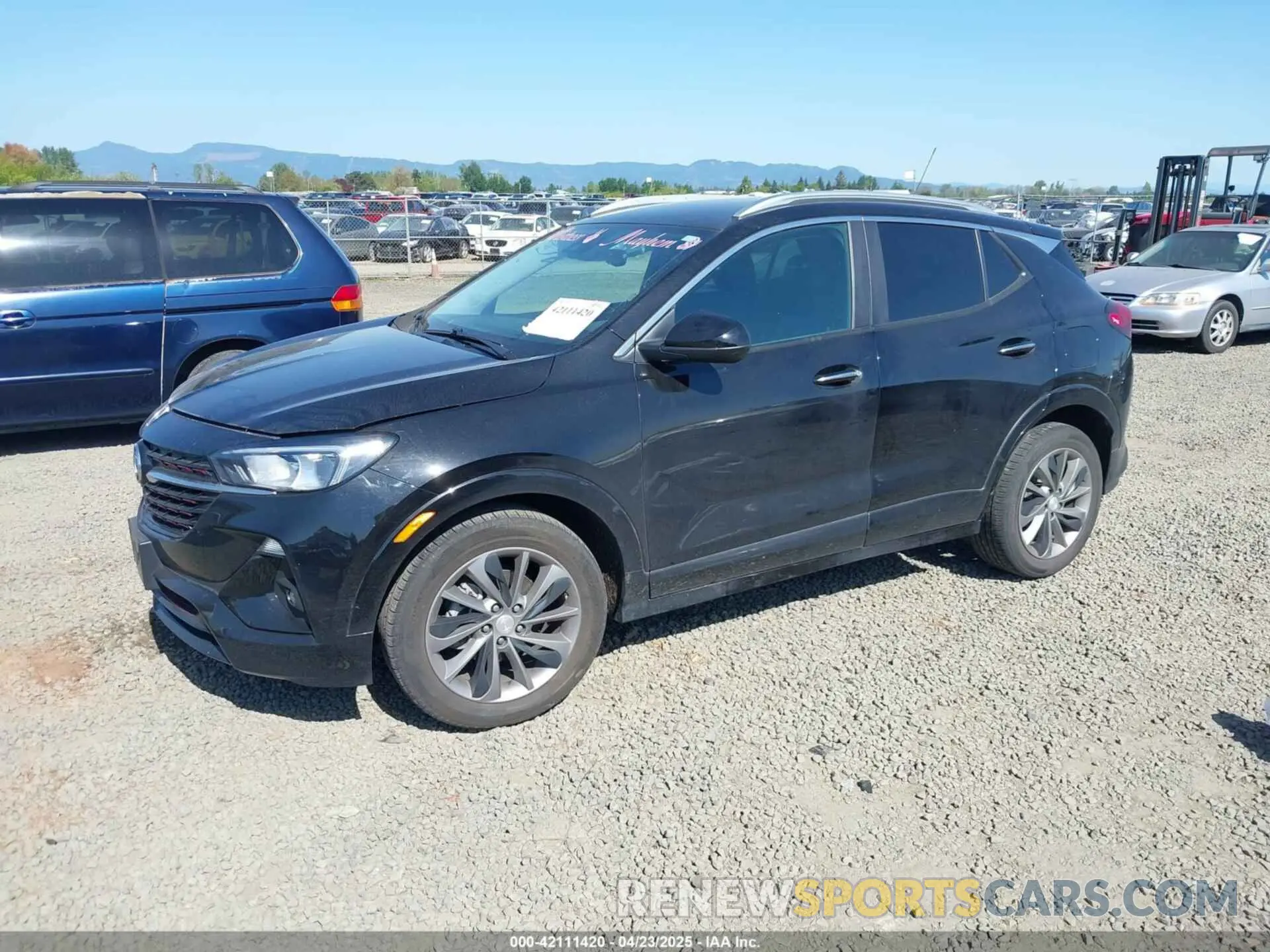 2 fotografías del automóvil dañado KL4MMDS25PB135740 BUICK ENCORE GX 2023