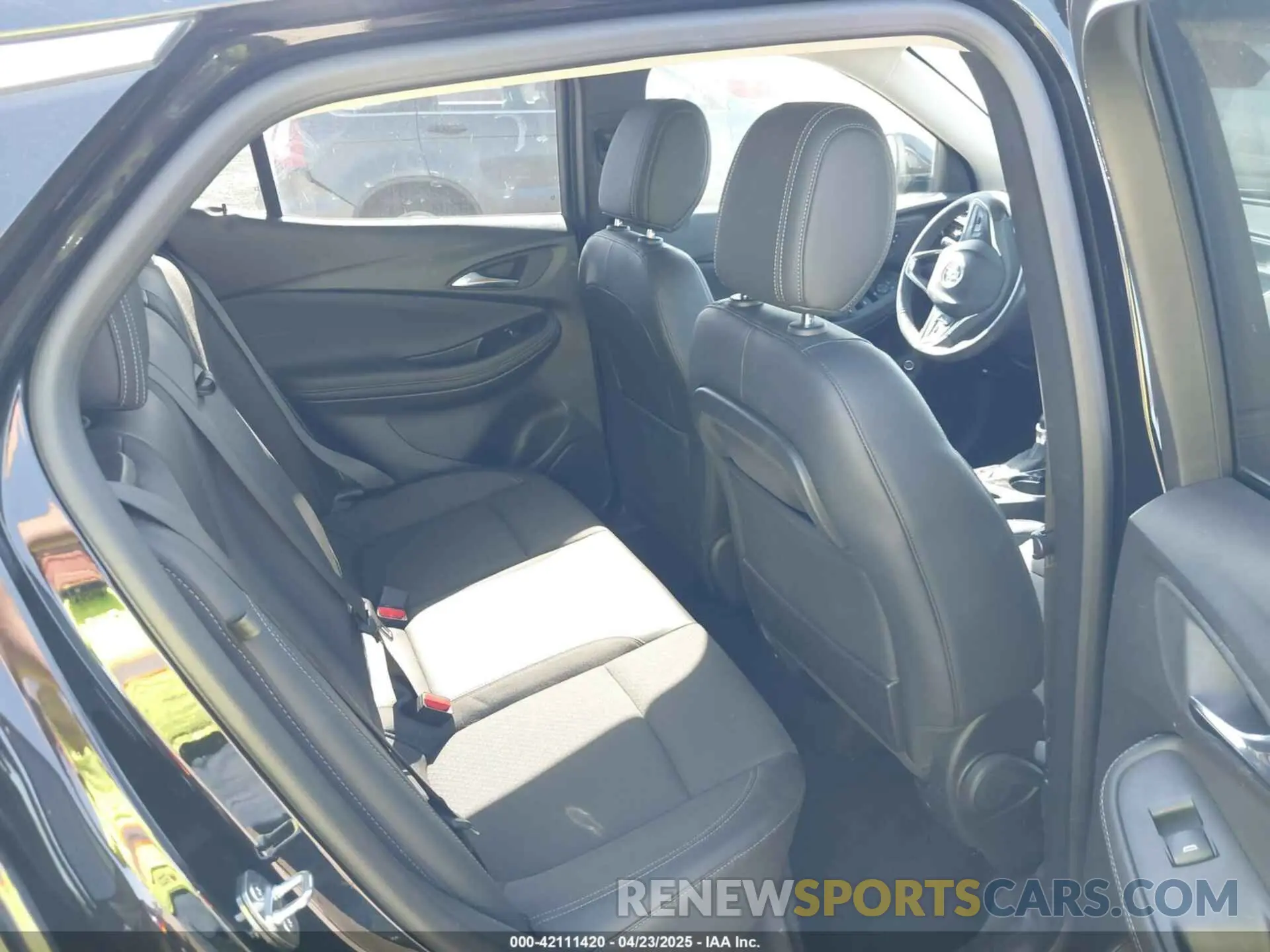 8 fotografías del automóvil dañado KL4MMDS25PB135740 BUICK ENCORE GX 2023