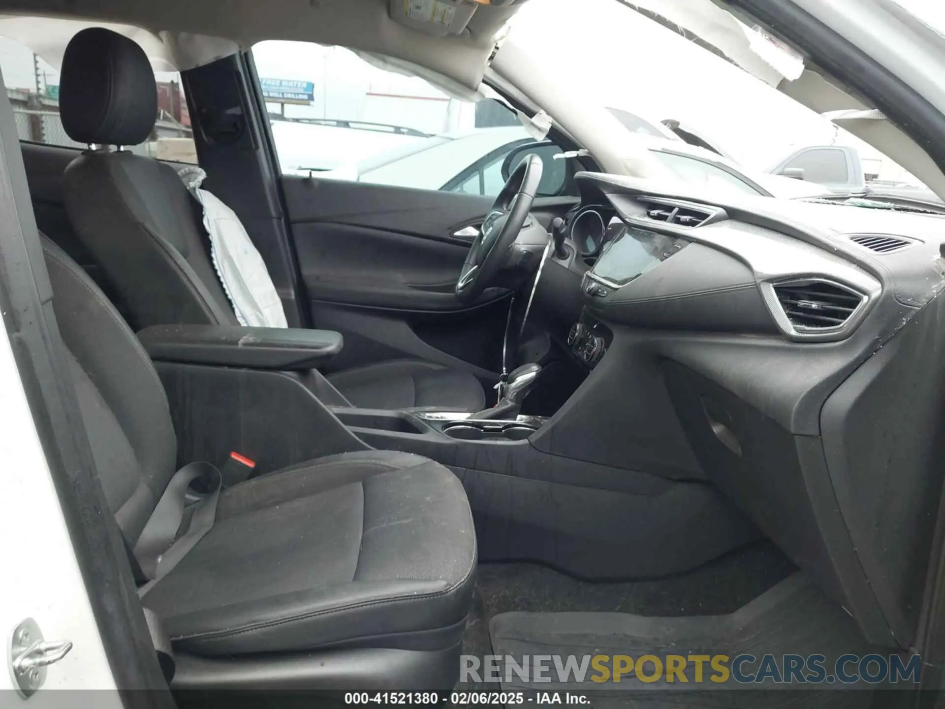 5 fotografías del automóvil dañado KL4MMDS28PB082662 BUICK ENCORE GX 2023