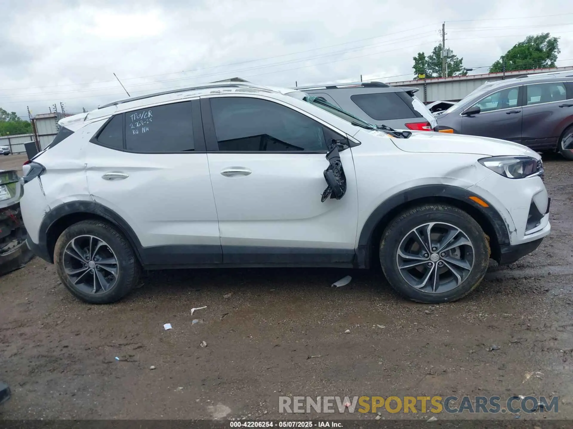 12 fotografías del automóvil dañado KL4MMDS28PB154198 BUICK ENCORE GX 2023