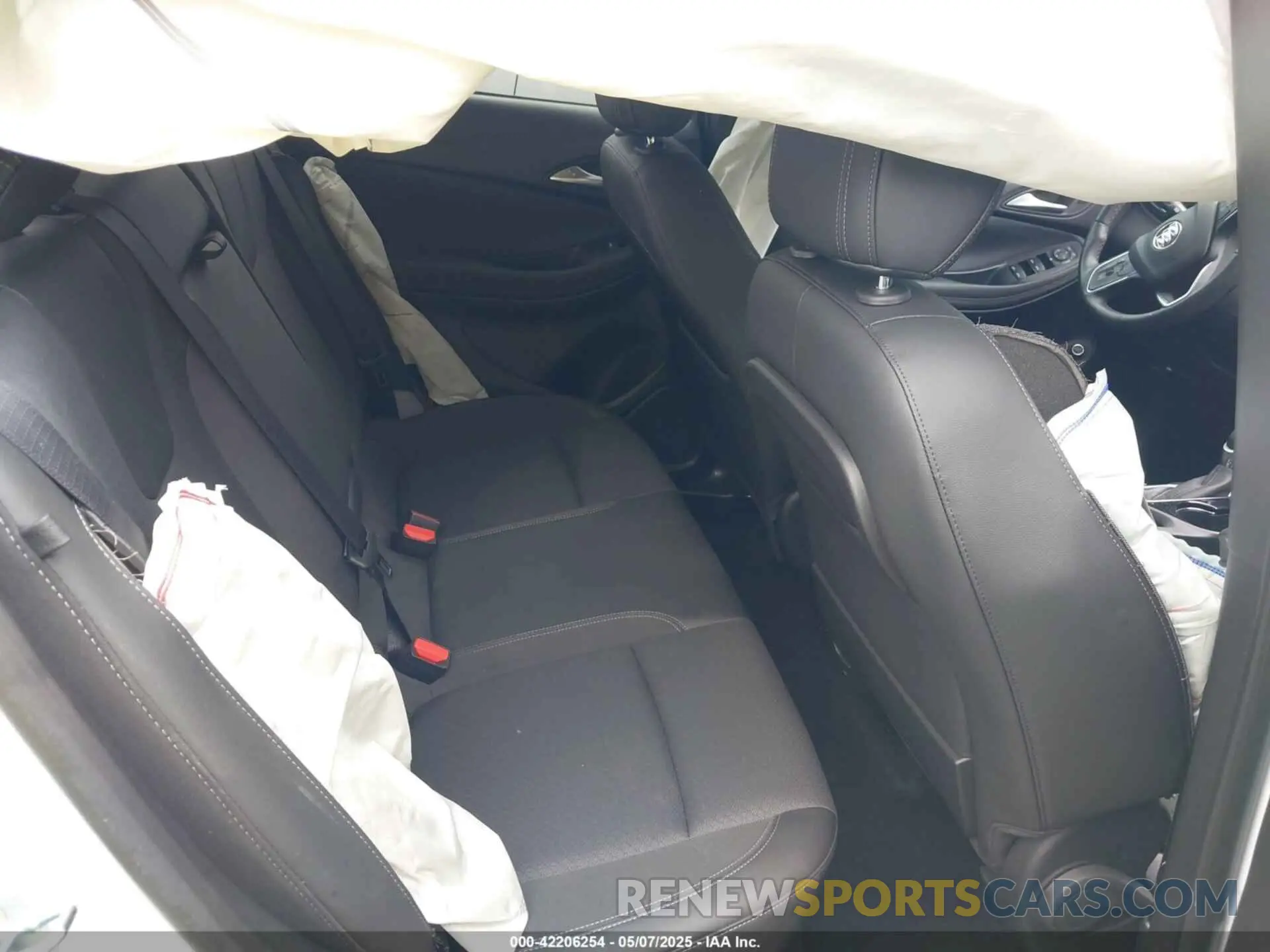 8 fotografías del automóvil dañado KL4MMDS28PB154198 BUICK ENCORE GX 2023