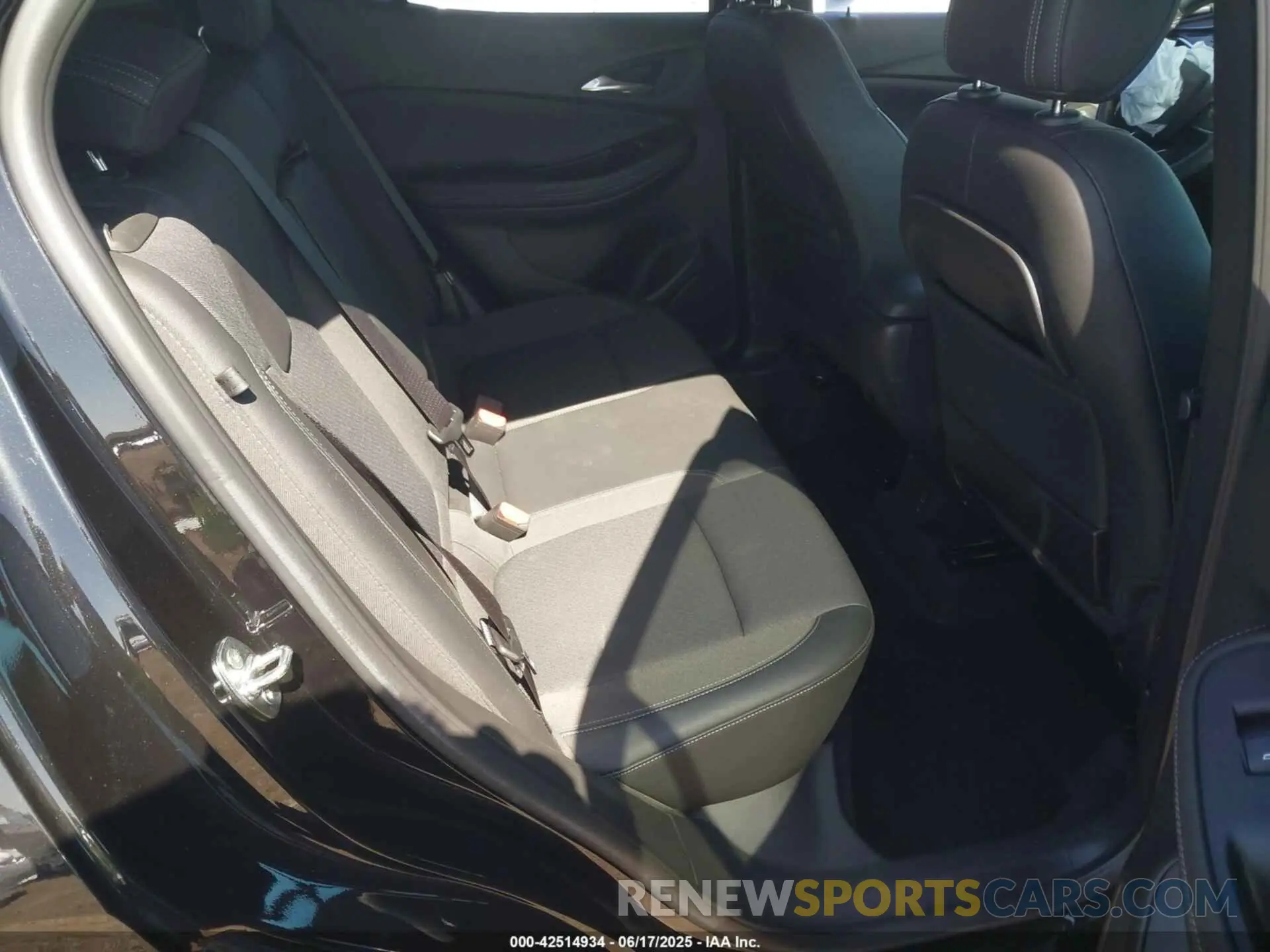 8 fotografías del automóvil dañado KL4MMDS2XPB012337 BUICK ENCORE GX 2023