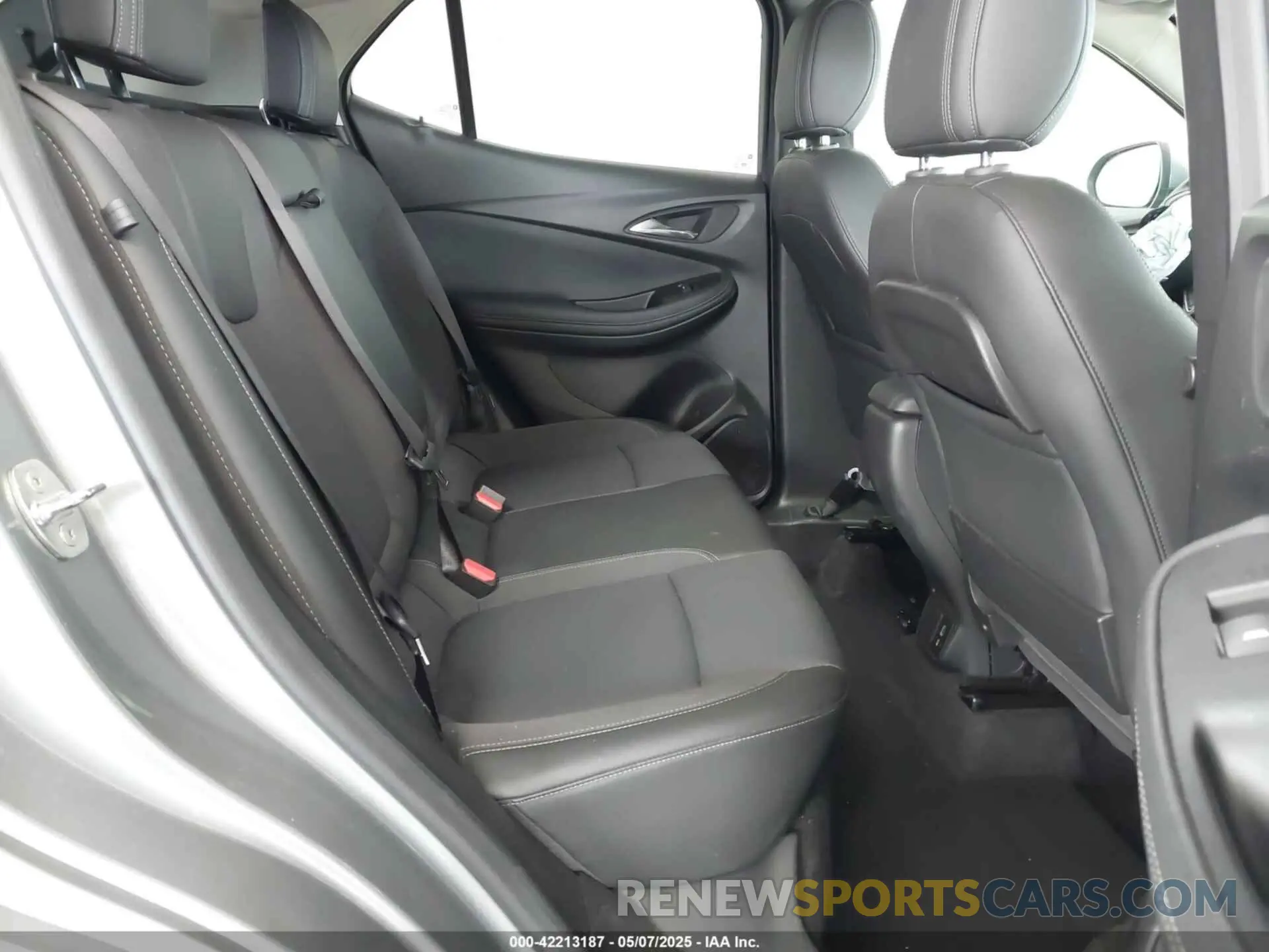 8 fotografías del automóvil dañado KL4MMDSL4PB123491 BUICK ENCORE GX 2023