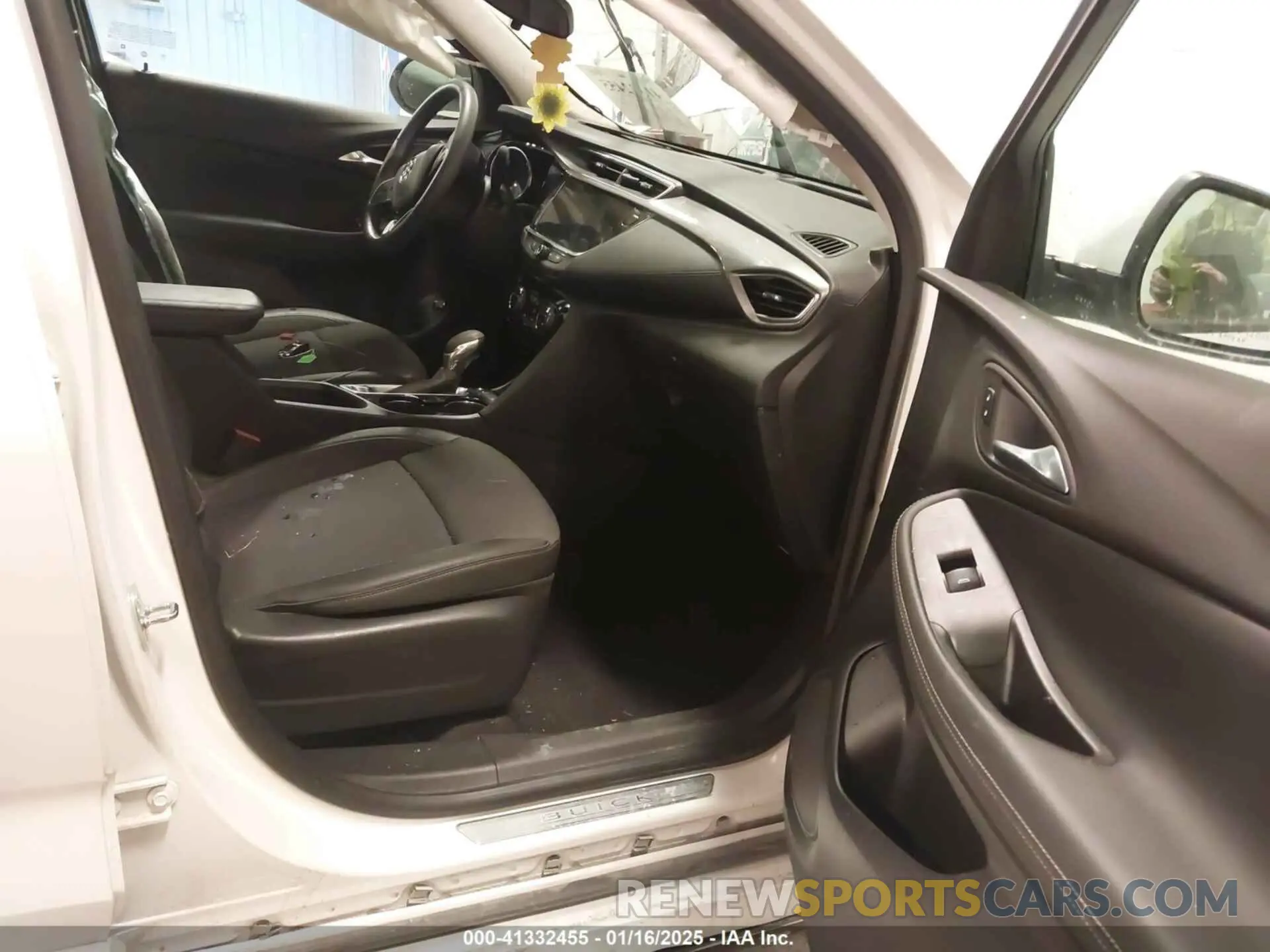 5 fotografías del automóvil dañado KL4MMDSLXPB027736 BUICK ENCORE GX 2023