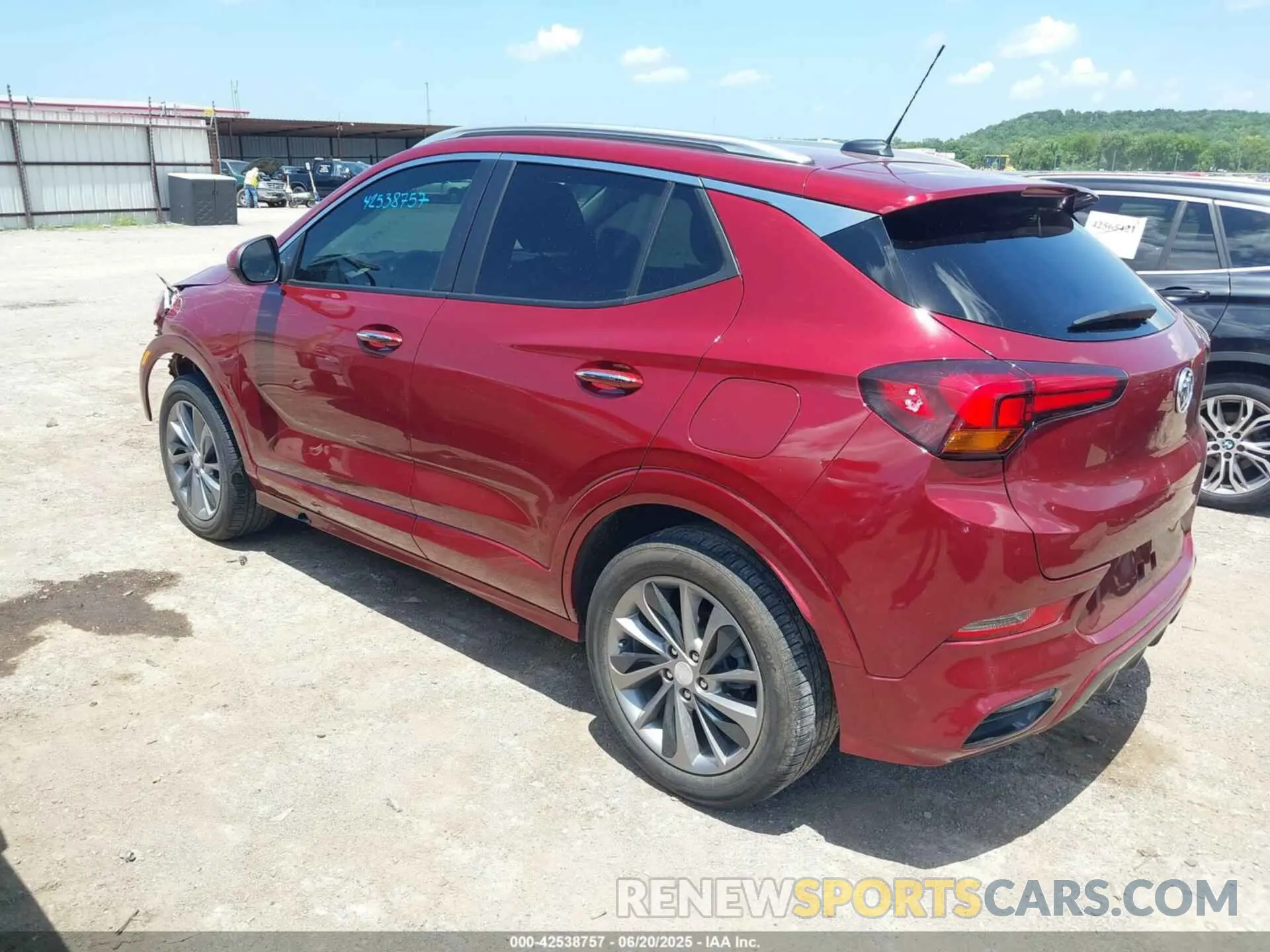 3 fotografías del automóvil dañado KL4MMESL4PB086061 BUICK ENCORE GX 2023