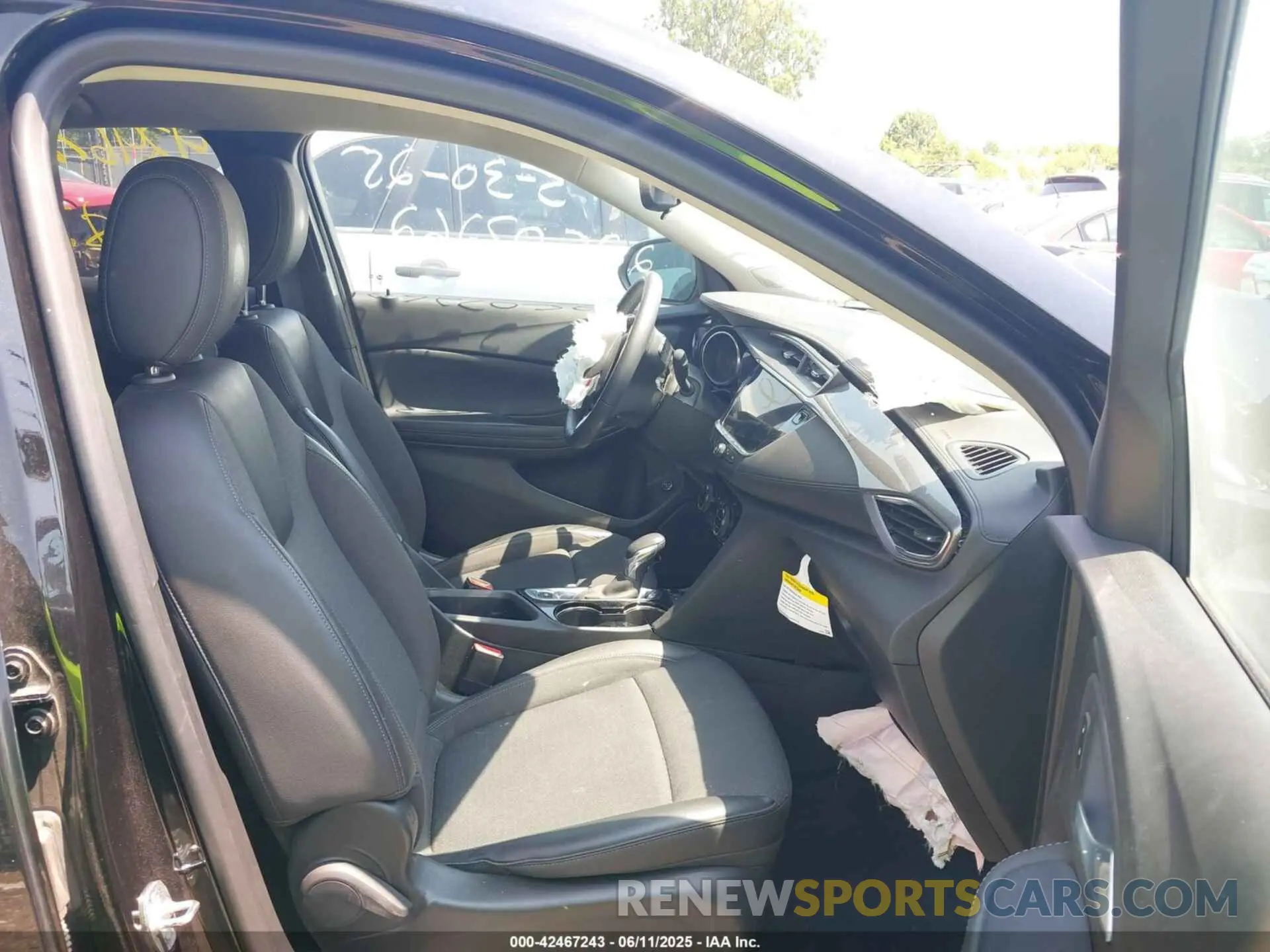 5 fotografías del automóvil dañado KL4MMESL7PB151159 BUICK ENCORE GX 2023