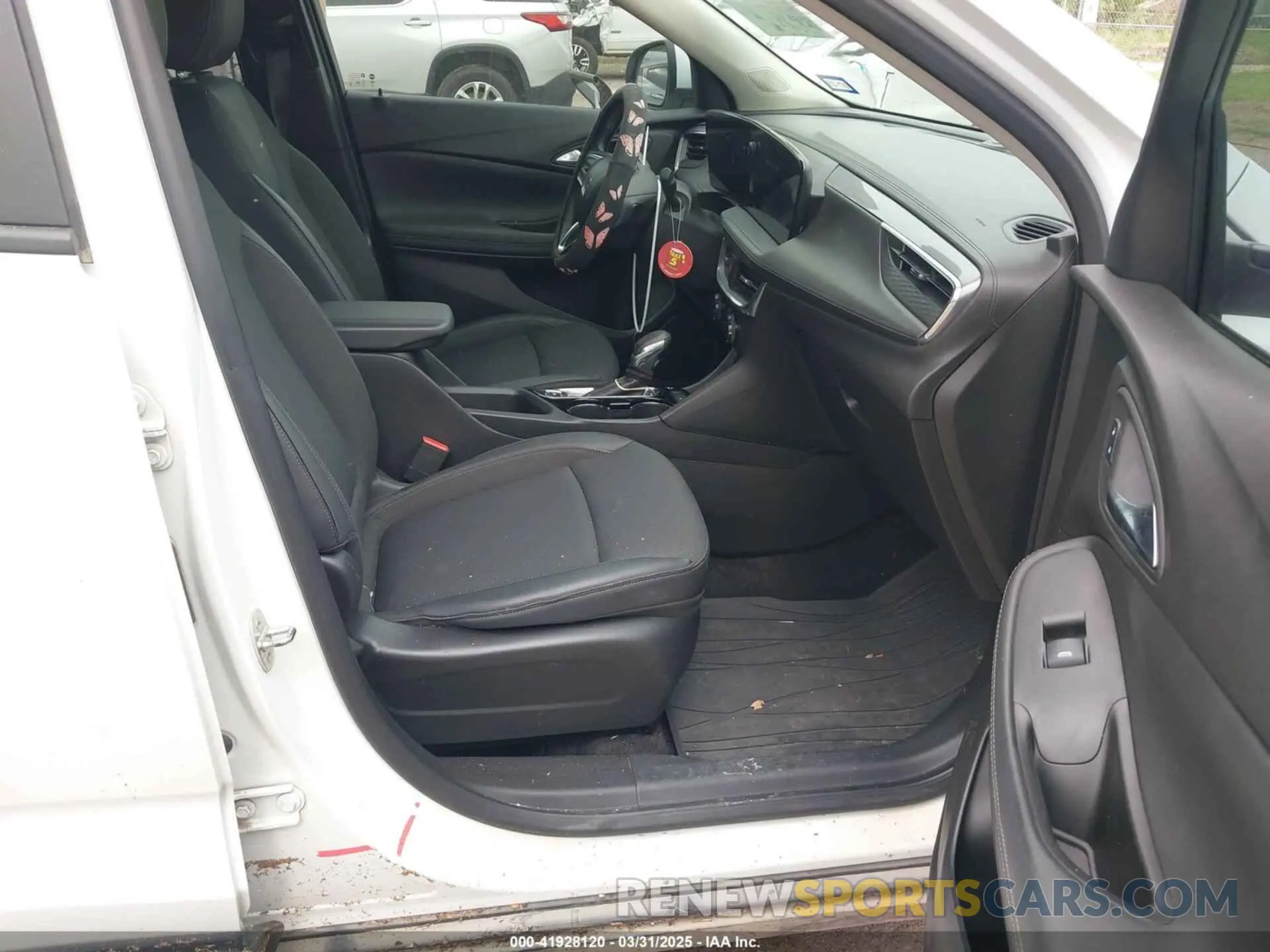 5 fotografías del automóvil dañado KL4AMBS20RB009425 BUICK ENCORE GX 2024