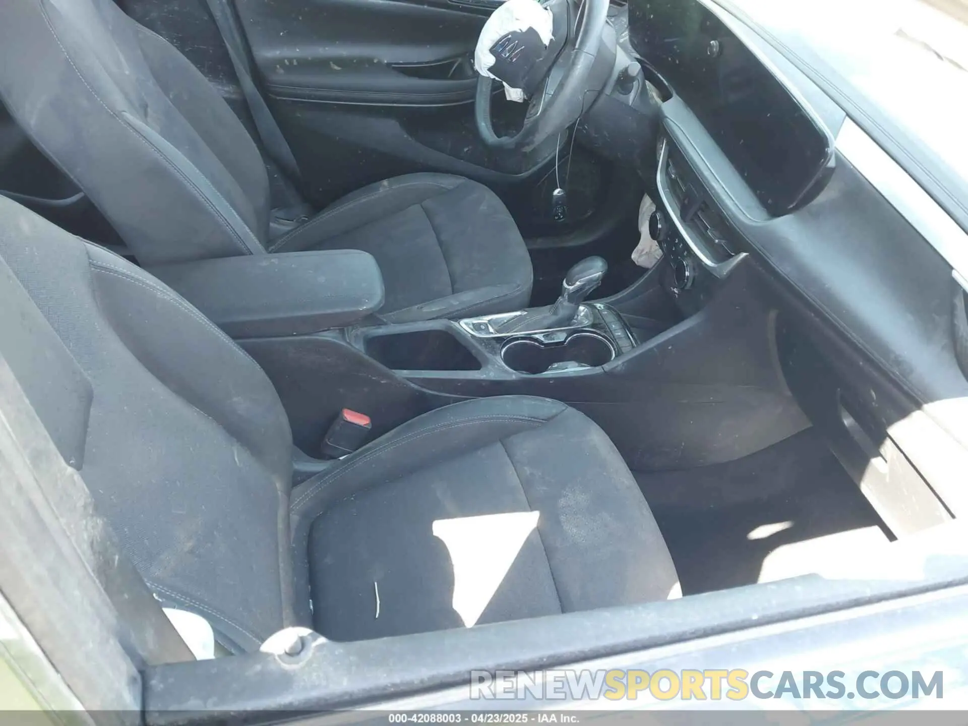 5 fotografías del automóvil dañado KL4AMBS25RB097341 BUICK ENCORE GX 2024
