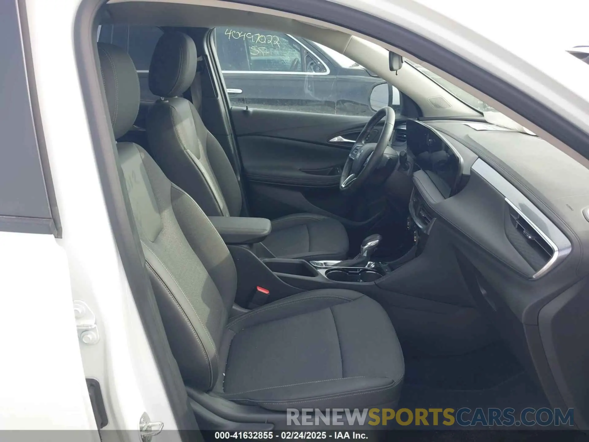 5 fotografías del automóvil dañado KL4AMBS2XRB036678 BUICK ENCORE GX 2024