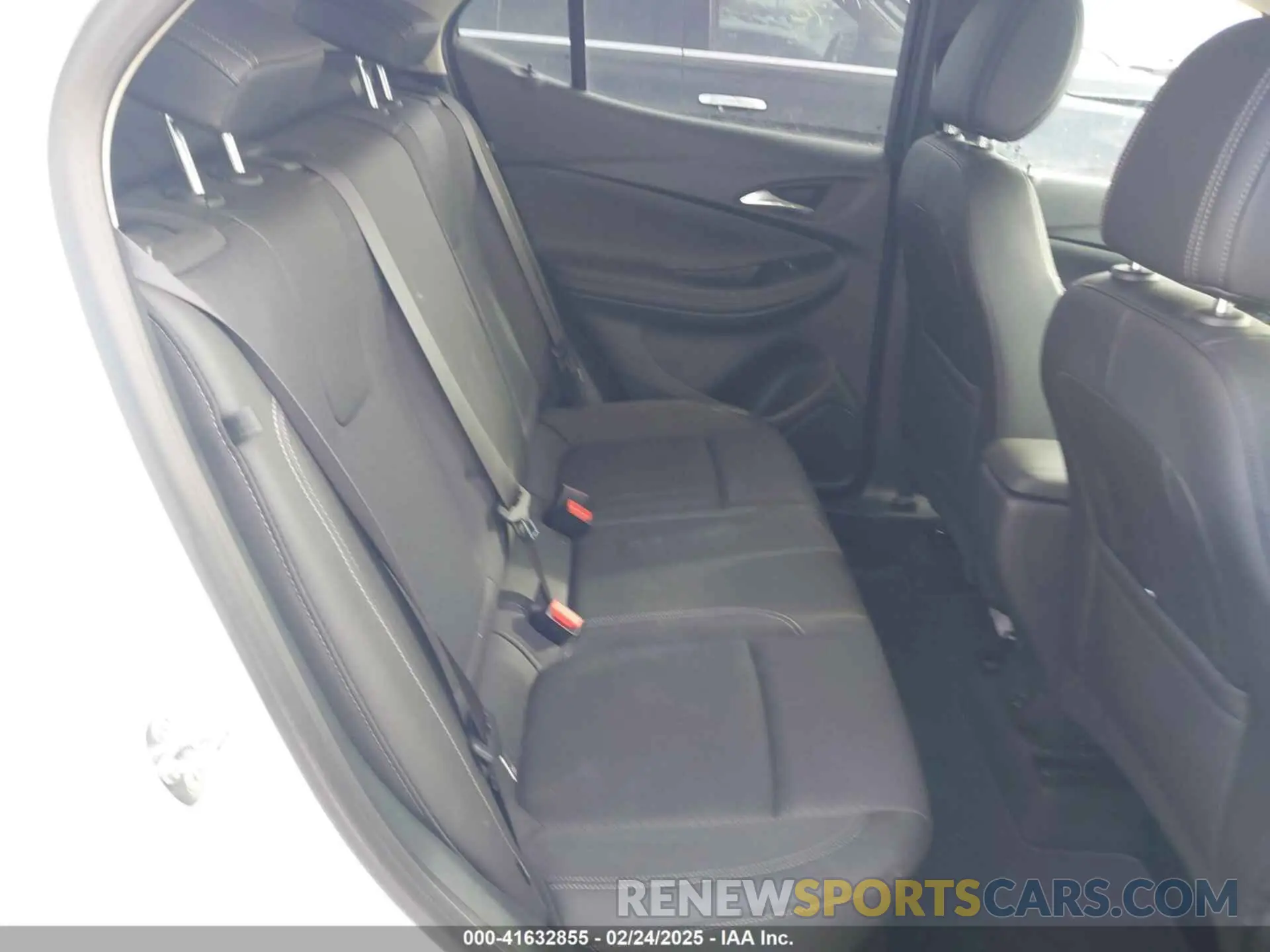 8 fotografías del automóvil dañado KL4AMBS2XRB036678 BUICK ENCORE GX 2024