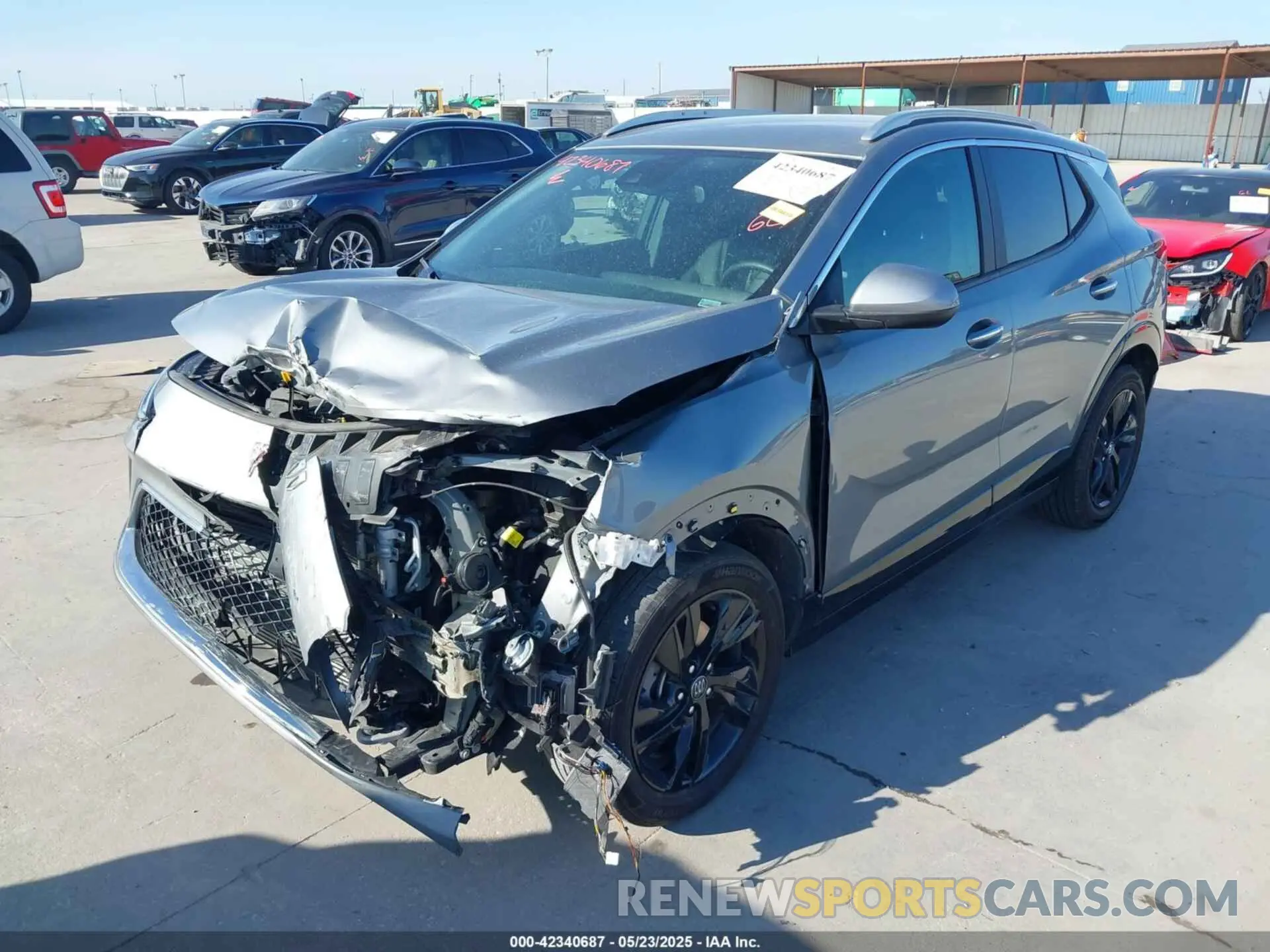 2 fotografías del automóvil dañado KL4AMDSL0RB137930 BUICK ENCORE GX 2024