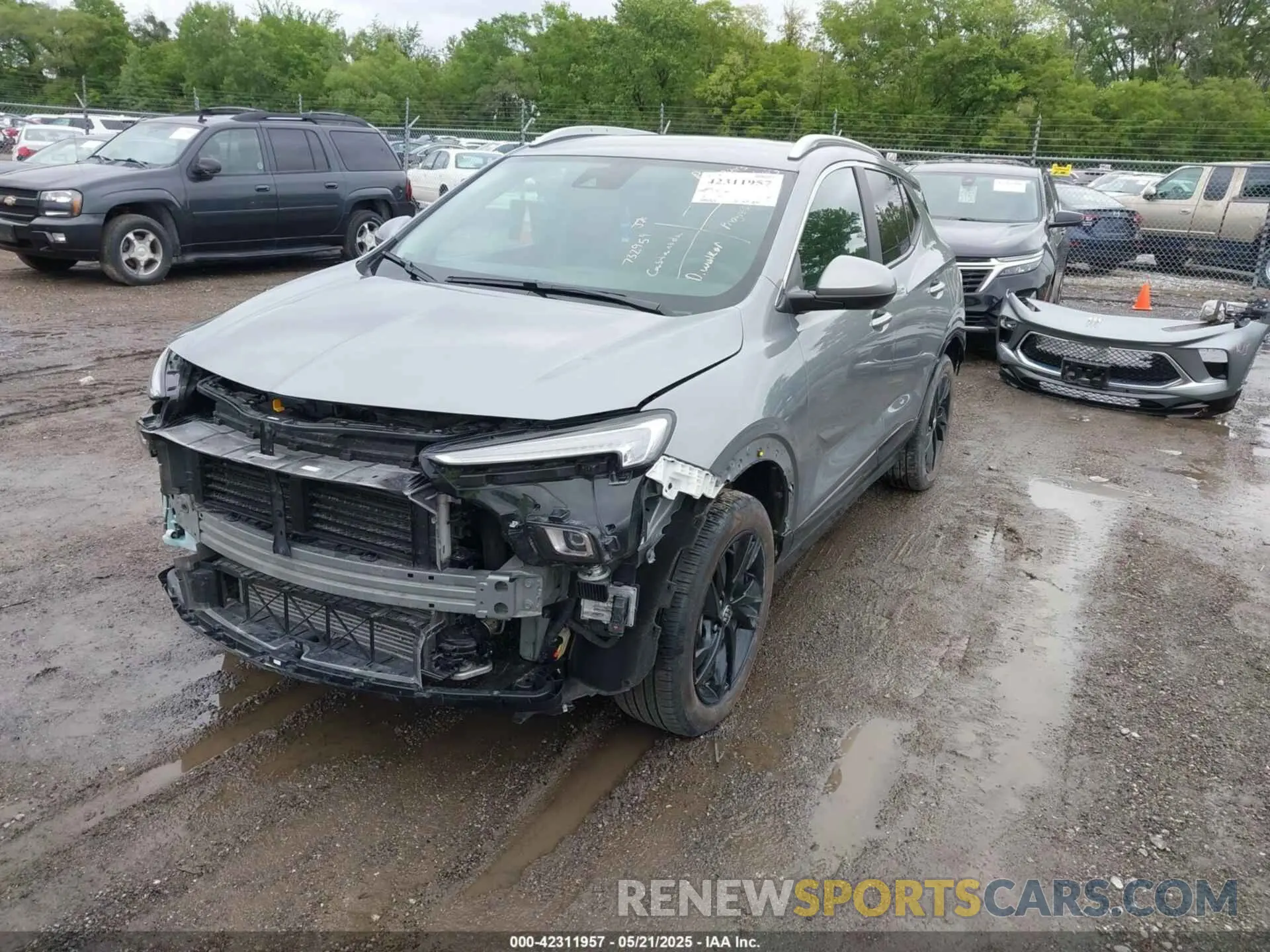 2 fotografías del automóvil dañado KL4AMESL9RB053174 BUICK ENCORE GX 2024