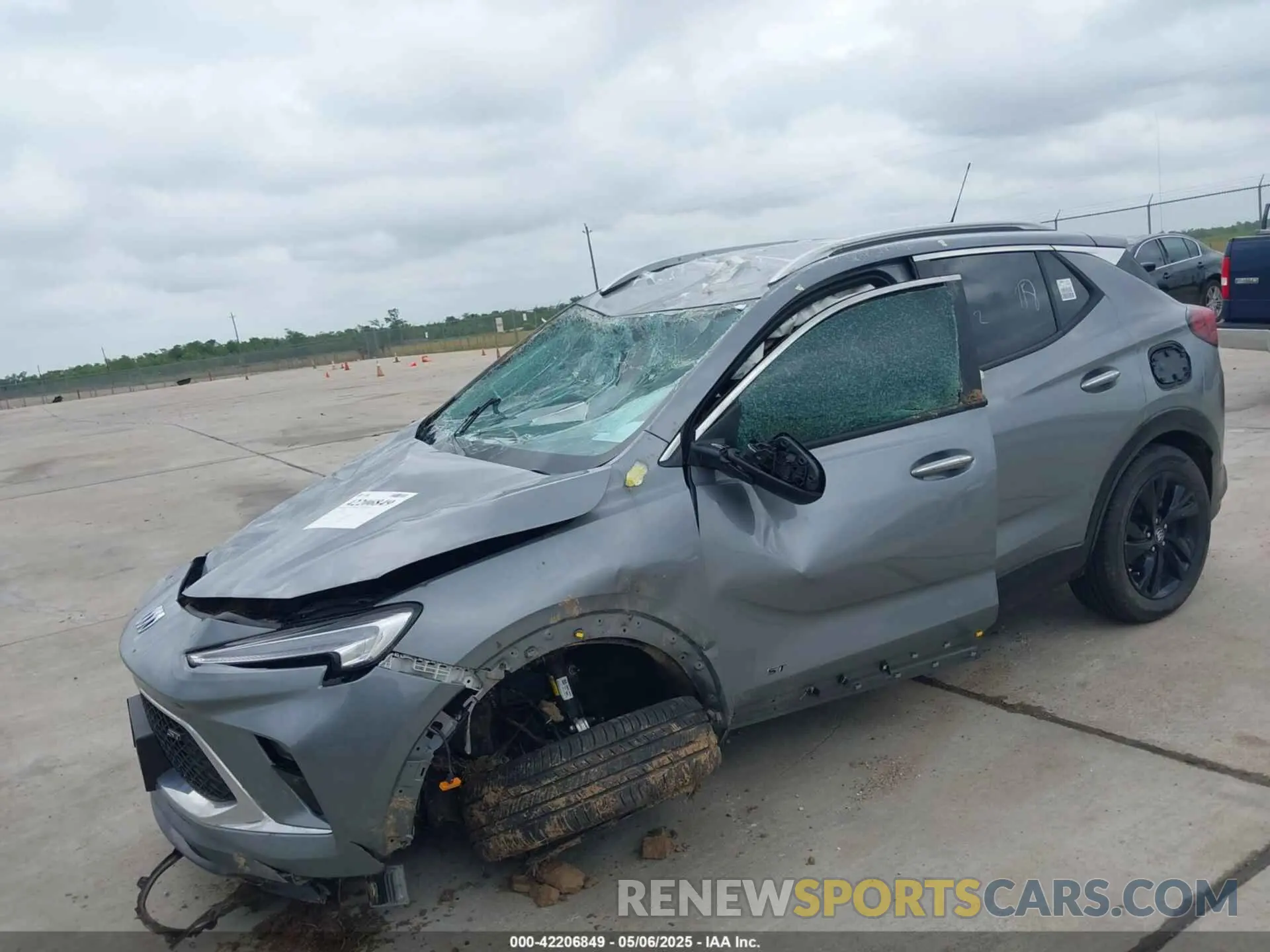 2 fotografías del automóvil dañado KL4AMDSL4SB079651 BUICK ENCORE GX 2025