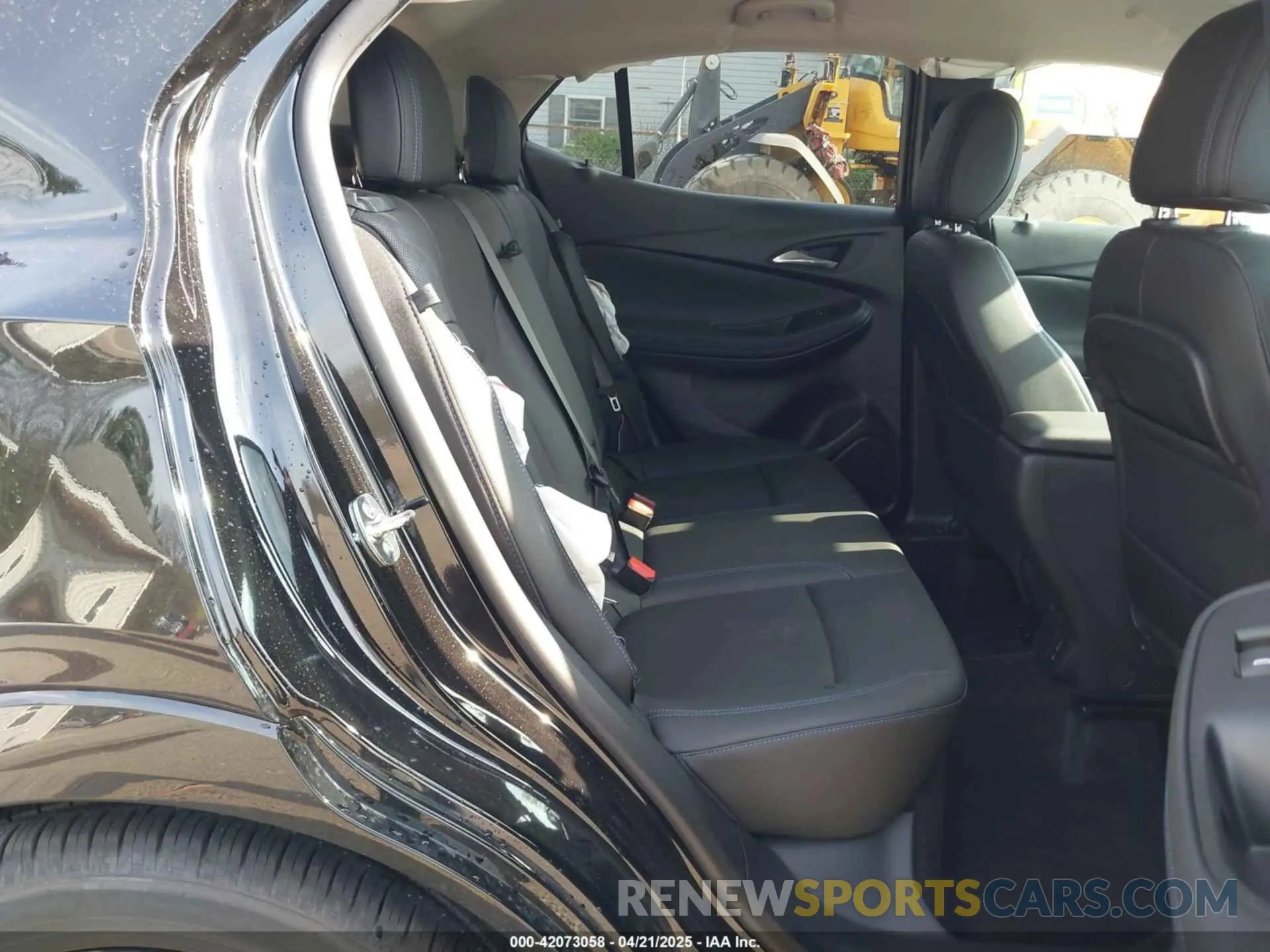 8 fotografías del automóvil dañado KL4AMESL4SB030679 BUICK ENCORE GX 2025