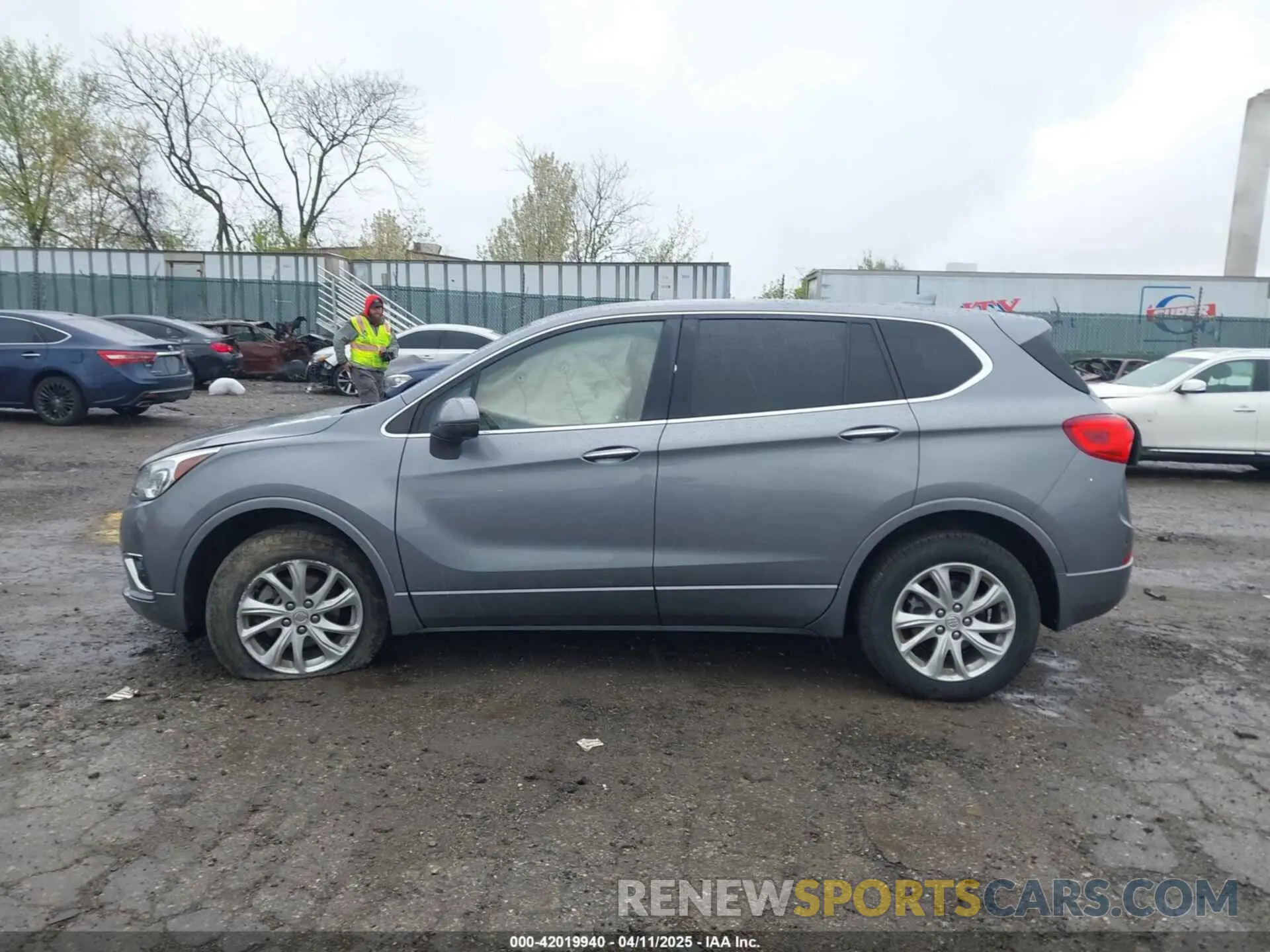 13 fotografías del automóvil dañado LRBFX1SA2KD006300 BUICK ENVISION 2019
