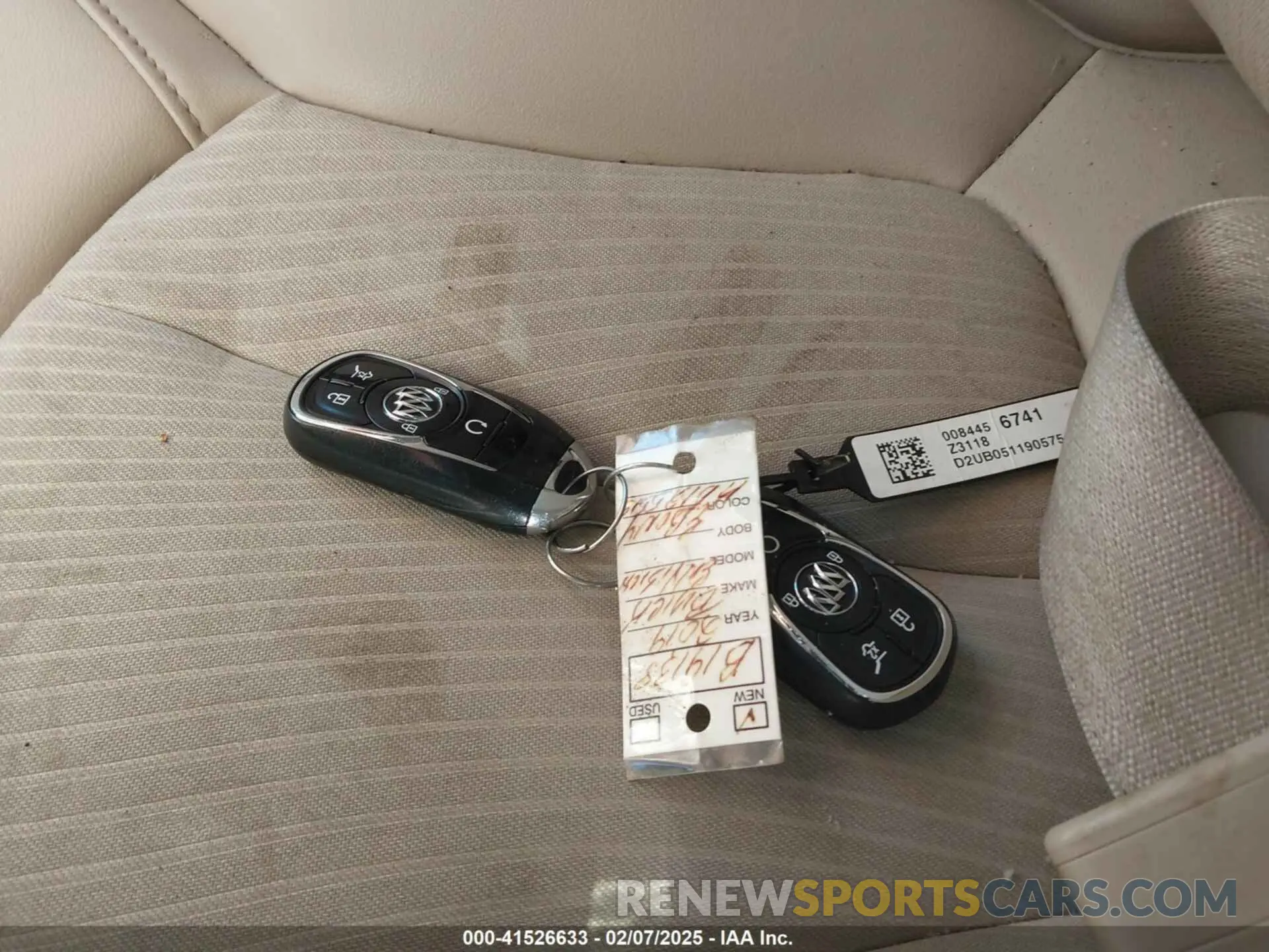 11 fotografías del automóvil dañado LRBFX1SA4KD125515 BUICK ENVISION 2019