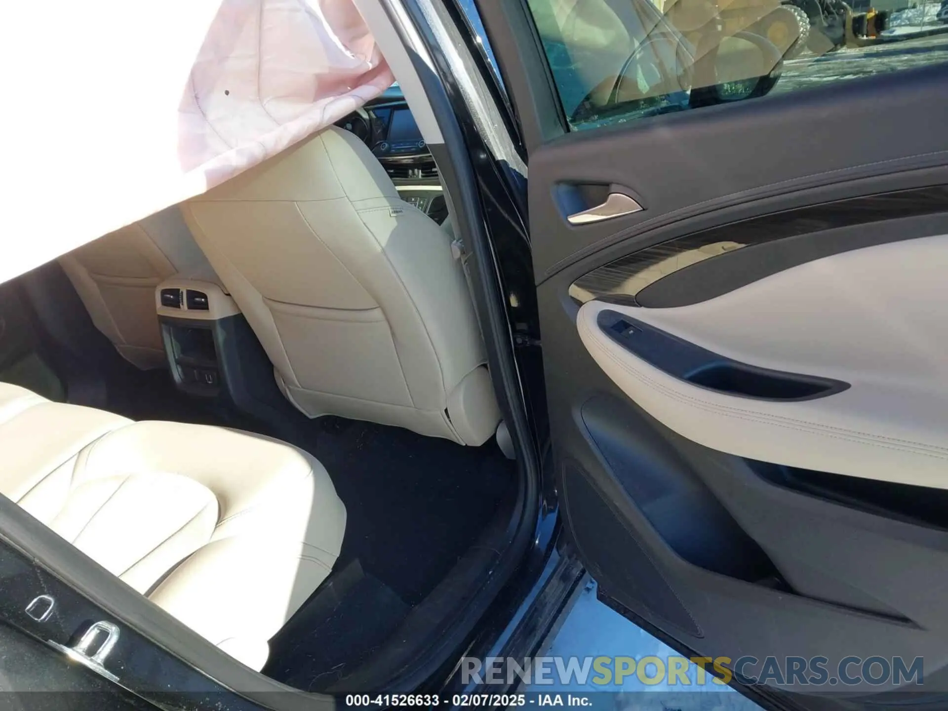 8 fotografías del automóvil dañado LRBFX1SA4KD125515 BUICK ENVISION 2019