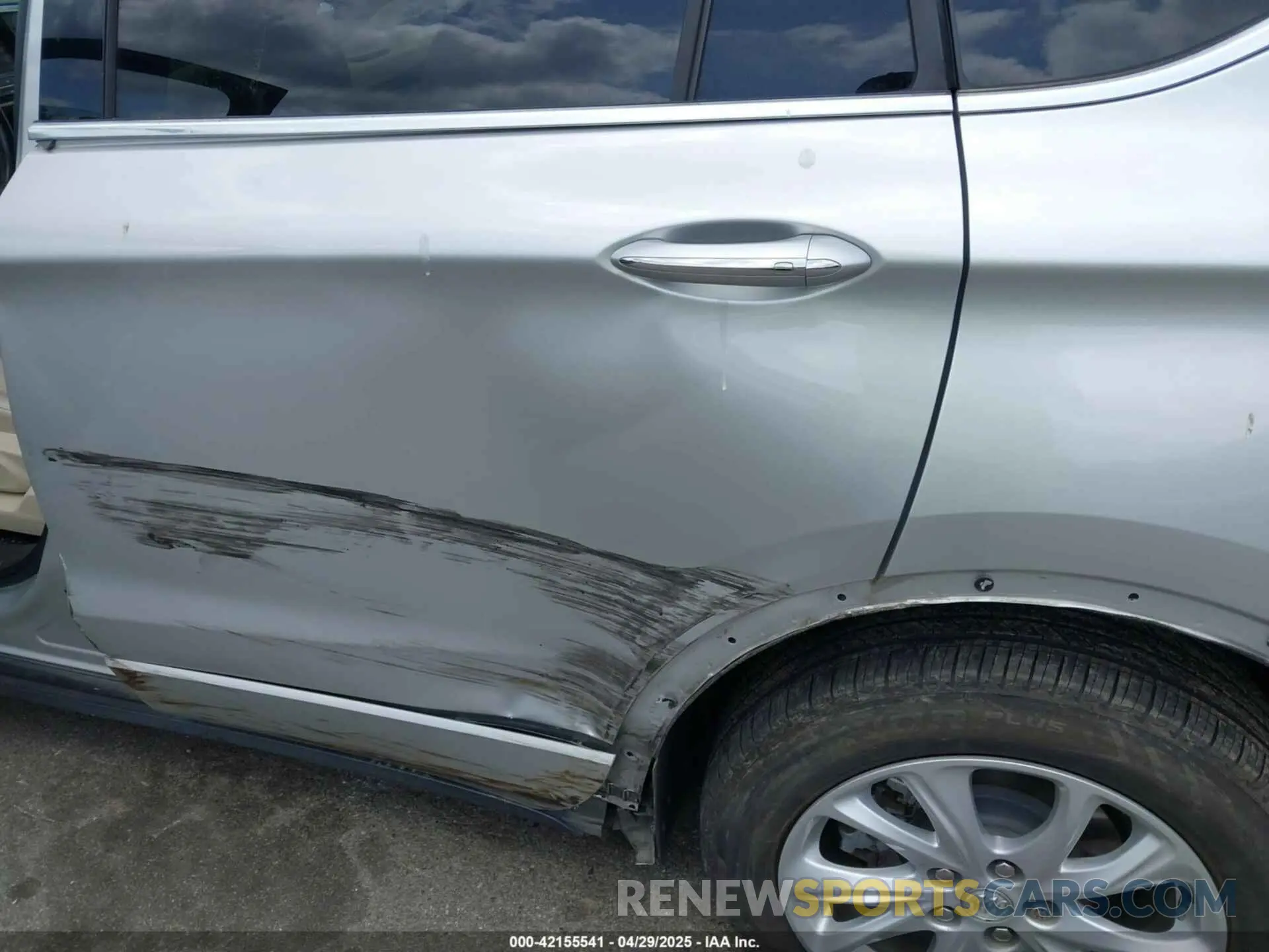 6 fotografías del automóvil dañado LRBFX1SA5KD111574 BUICK ENVISION 2019