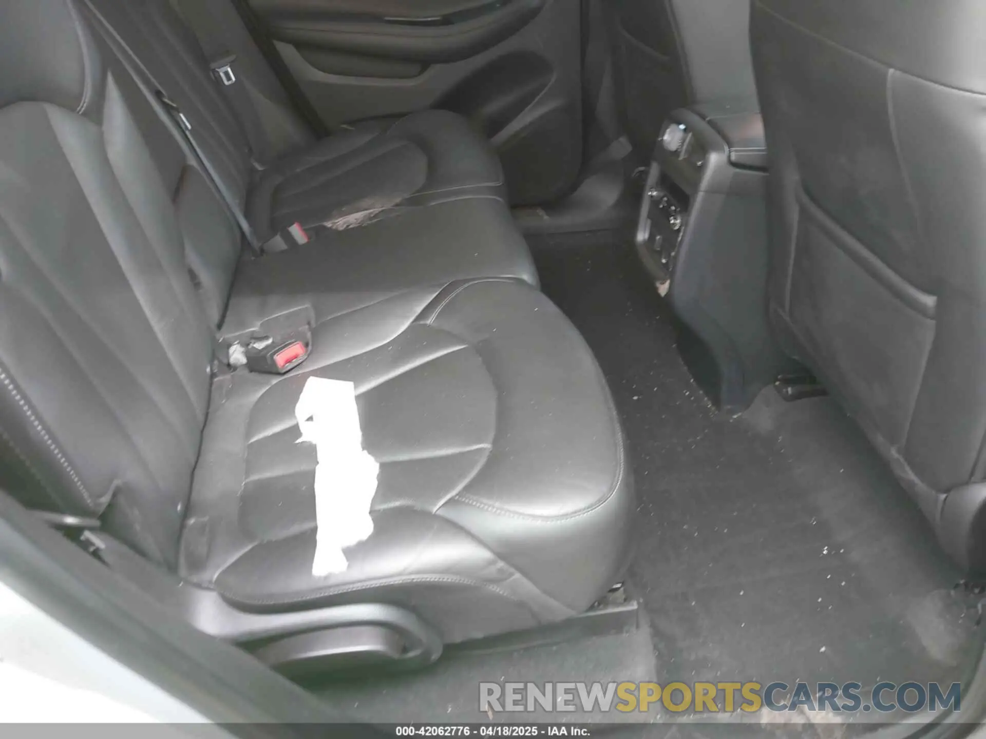 8 fotografías del automóvil dañado LRBFX2SA2KD005461 BUICK ENVISION 2019