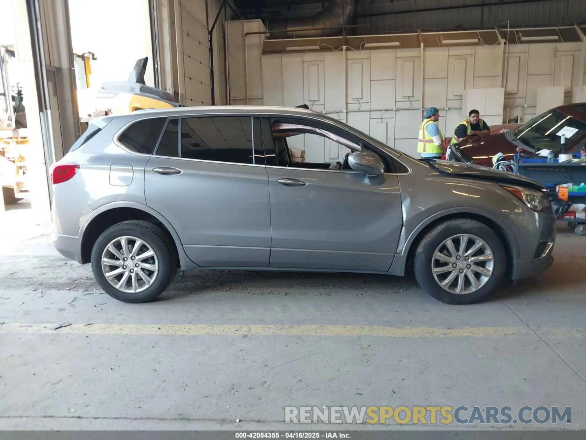 12 fotografías del automóvil dañado LRBFX2SA6KD016267 BUICK ENVISION 2019
