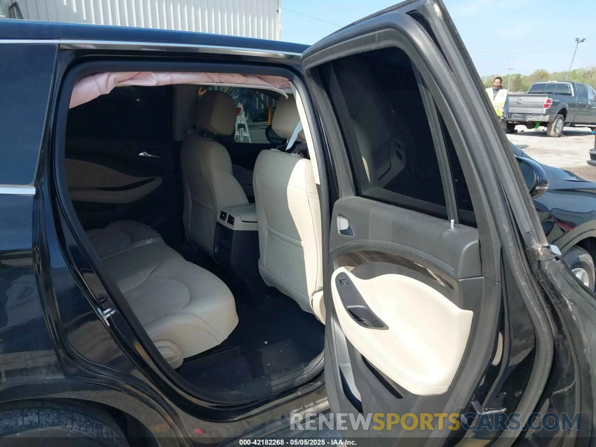 8 fotografías del automóvil dañado LRBFXBSA4KD146323 BUICK ENVISION 2019