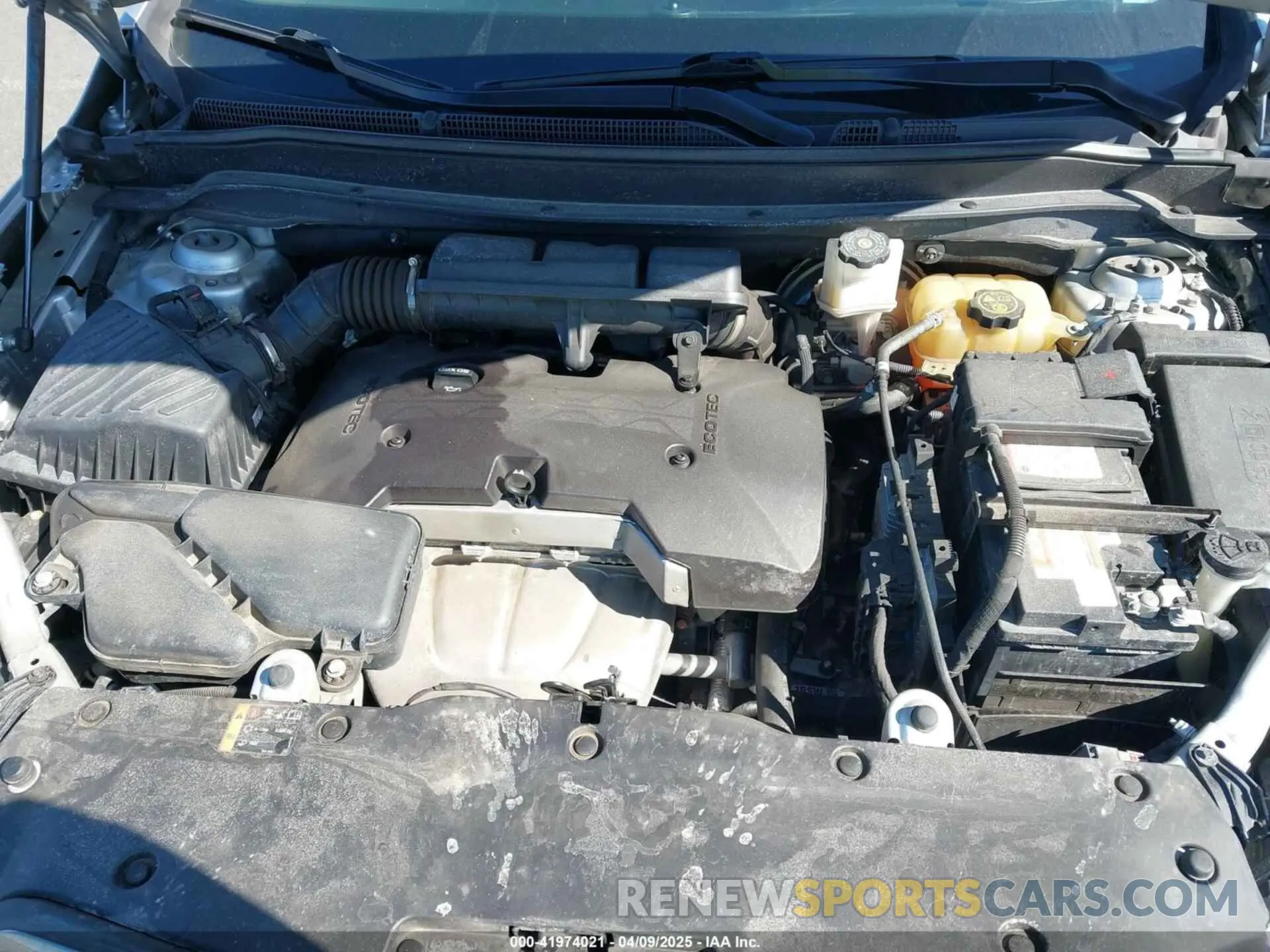 10 fotografías del automóvil dañado LRBFXBSA8KD120419 BUICK ENVISION 2019