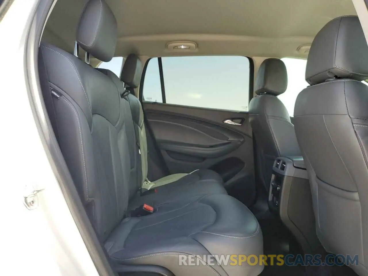 11 fotografías del automóvil dañado LRBFXCSA1KD022063 BUICK ENVISION 2019