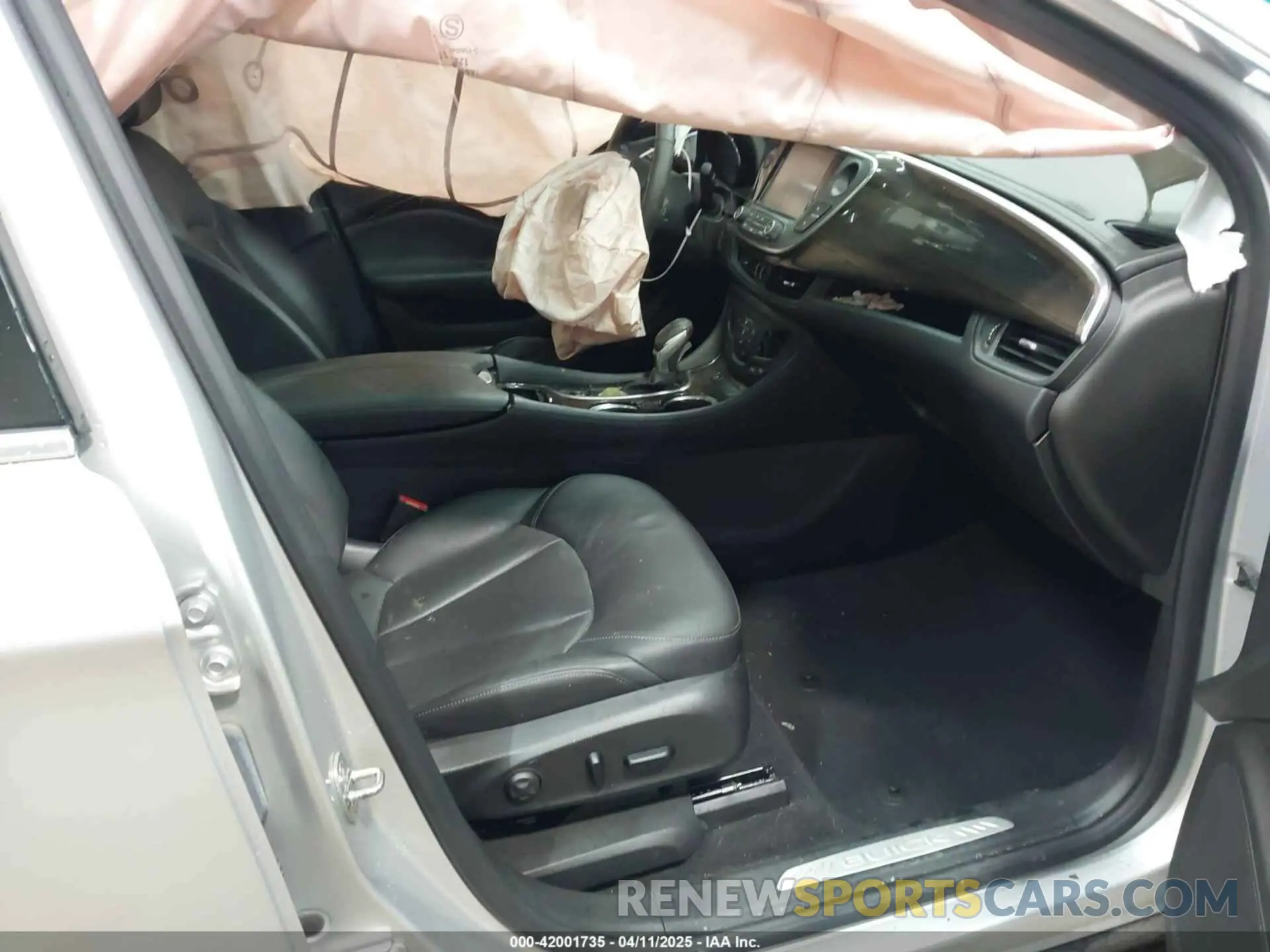 5 fotografías del automóvil dañado LRBFXCSA3KD119247 BUICK ENVISION 2019