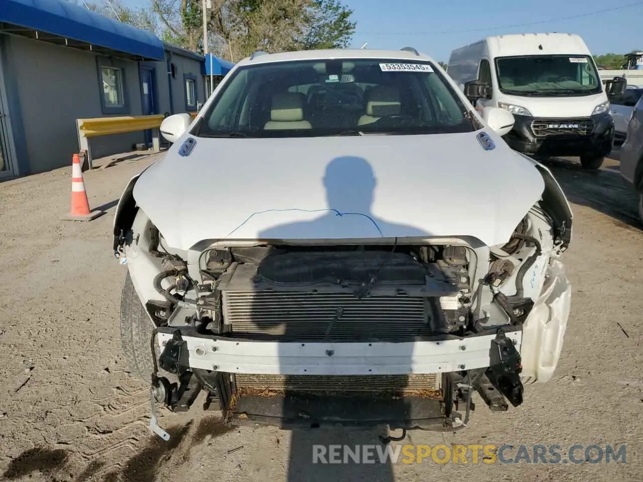 5 fotografías del automóvil dañado LRBFXCSA5KD006223 BUICK ENVISION 2019