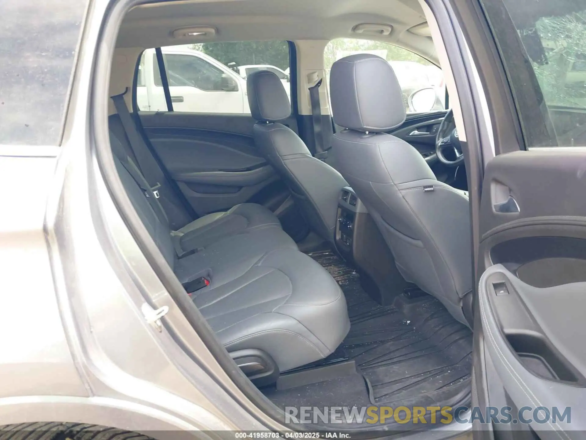 8 fotografías del automóvil dañado LRBFXCSA5KD012619 BUICK ENVISION 2019