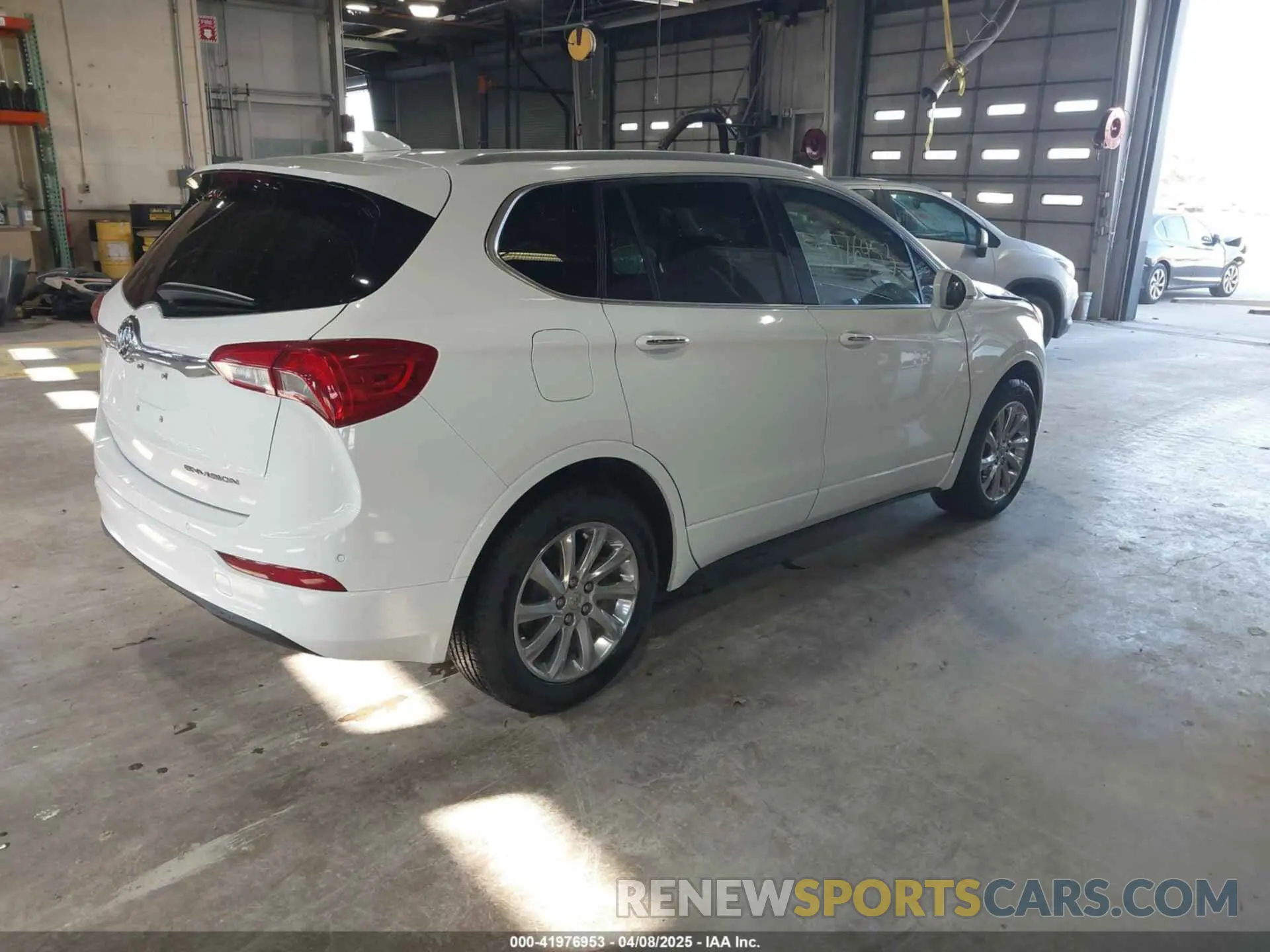 4 fotografías del automóvil dañado LRBFXCSA5KD020705 BUICK ENVISION 2019