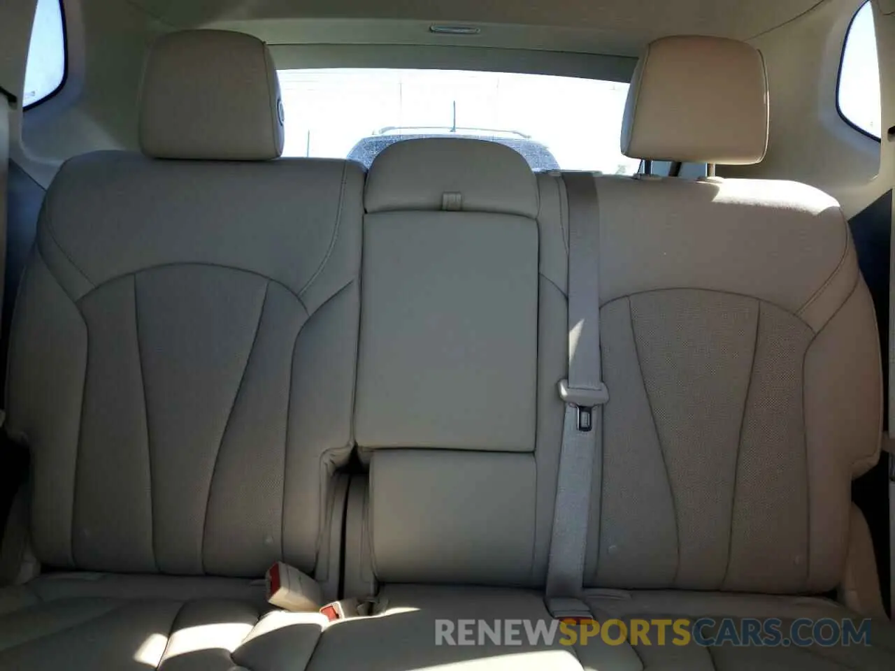 10 fotografías del automóvil dañado LRBFXCSA6KD014282 BUICK ENVISION 2019