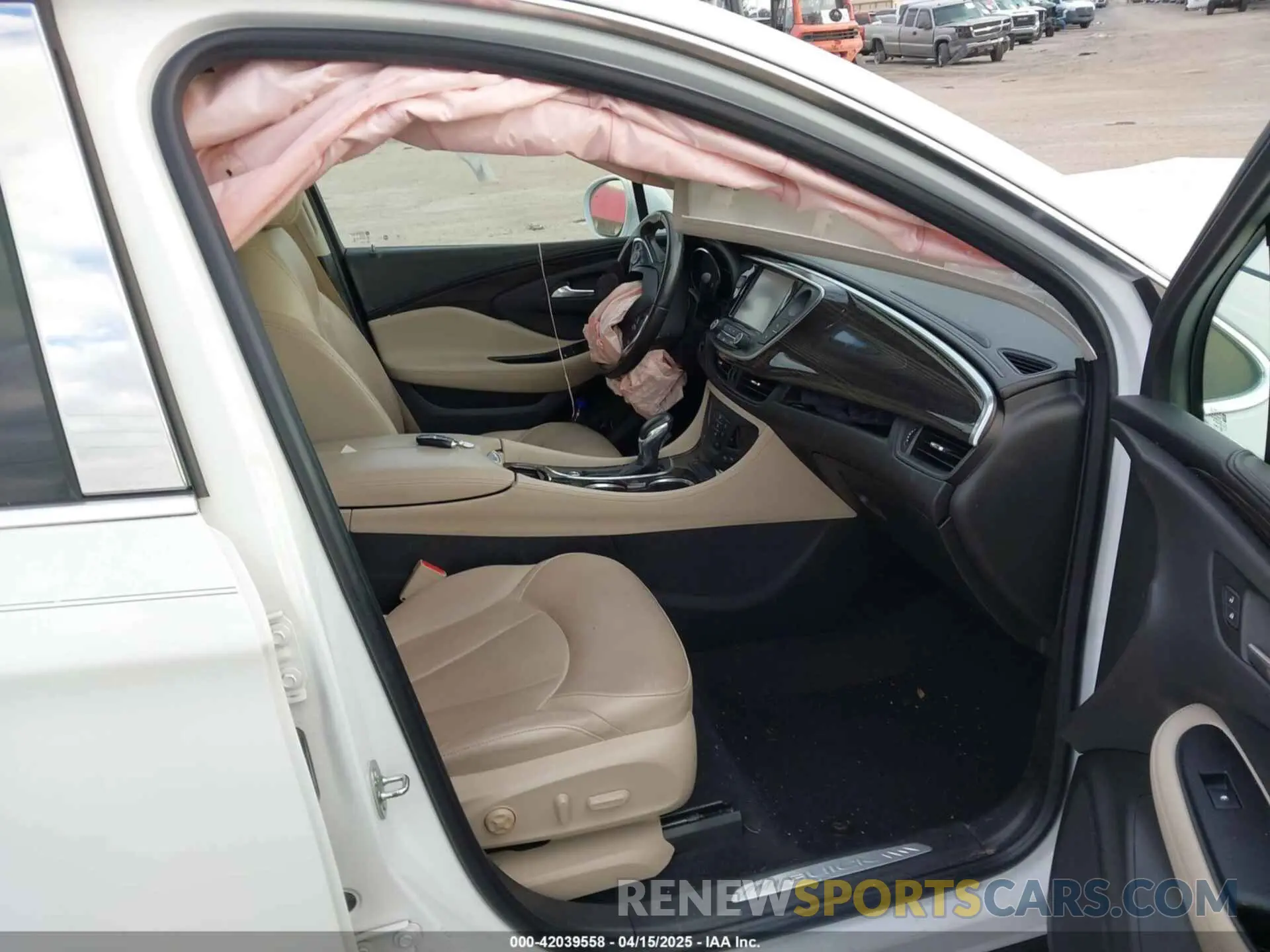 5 fotografías del automóvil dañado LRBFXCSA7KD015442 BUICK ENVISION 2019
