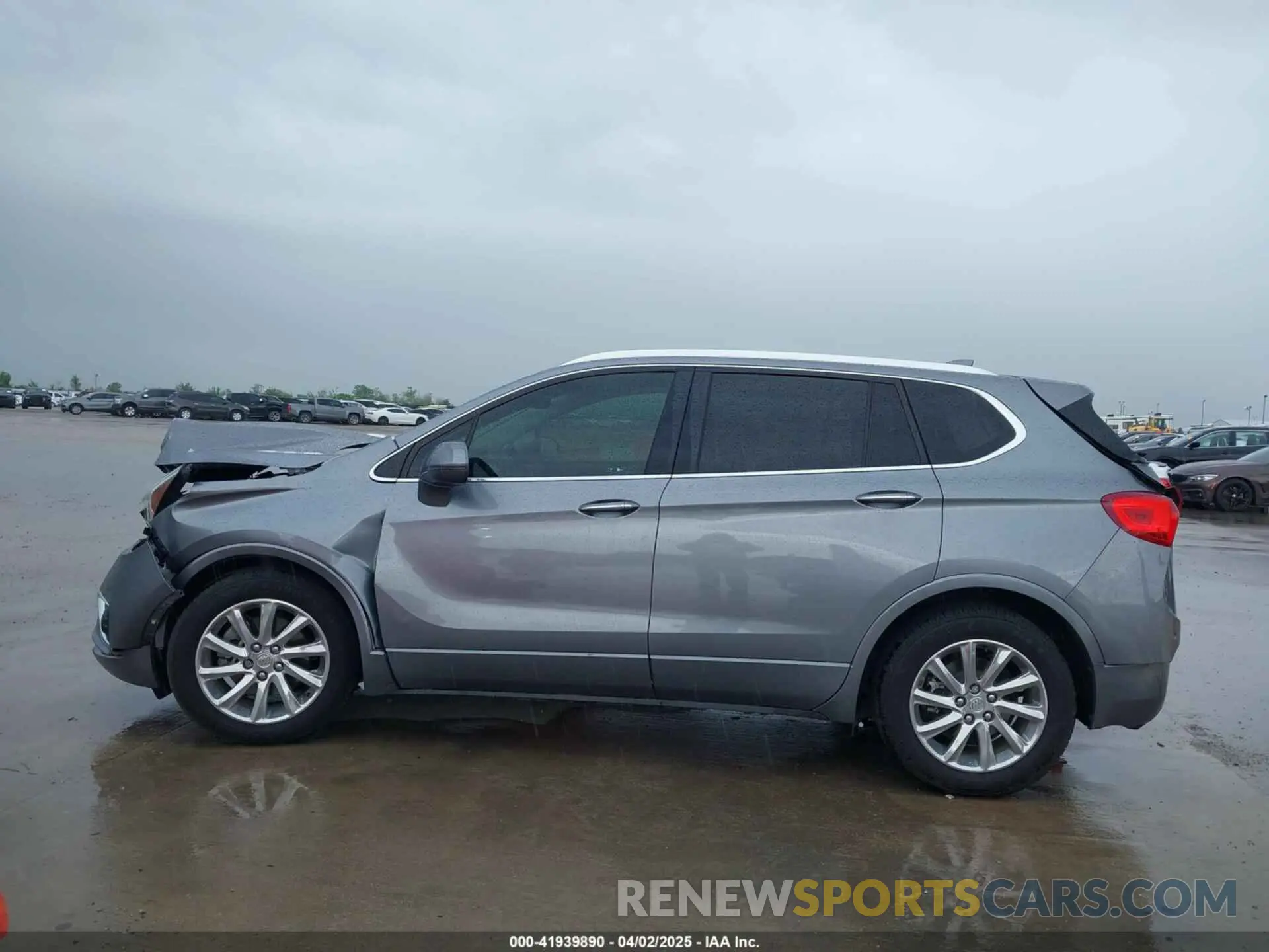 13 fotografías del automóvil dañado LRBFXCSA8KD010881 BUICK ENVISION 2019