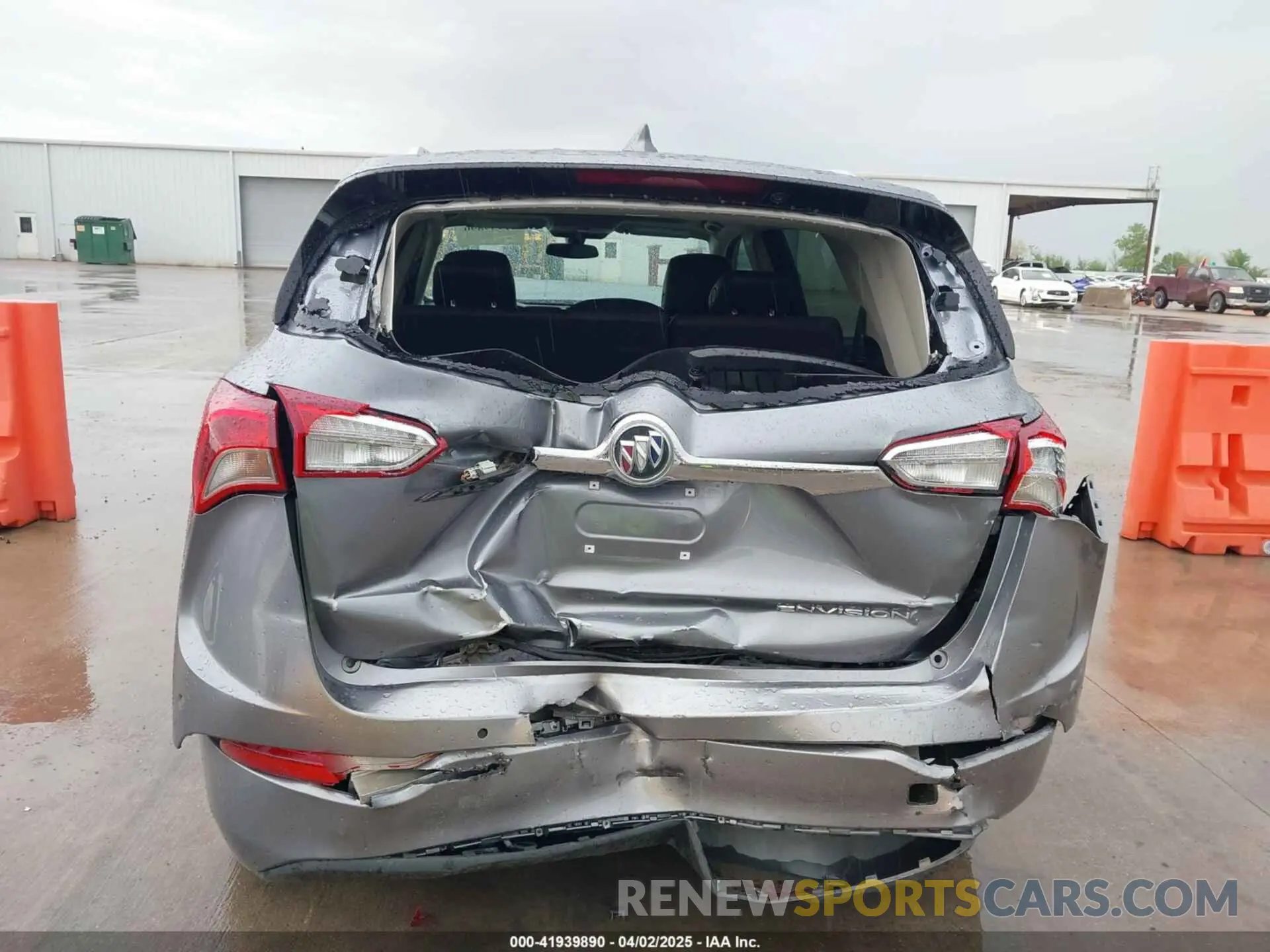 15 fotografías del automóvil dañado LRBFXCSA8KD010881 BUICK ENVISION 2019