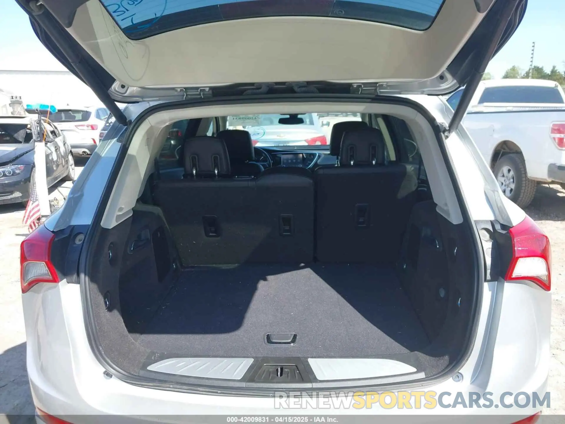 16 fotografías del automóvil dañado LRBFXCSA8KD011271 BUICK ENVISION 2019