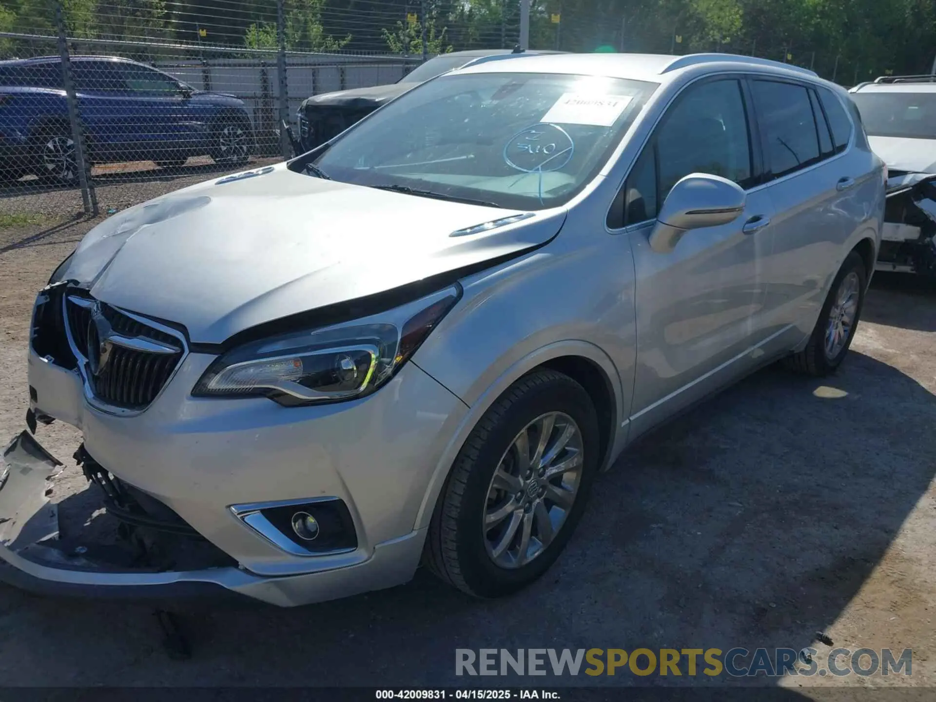 2 fotografías del automóvil dañado LRBFXCSA8KD011271 BUICK ENVISION 2019